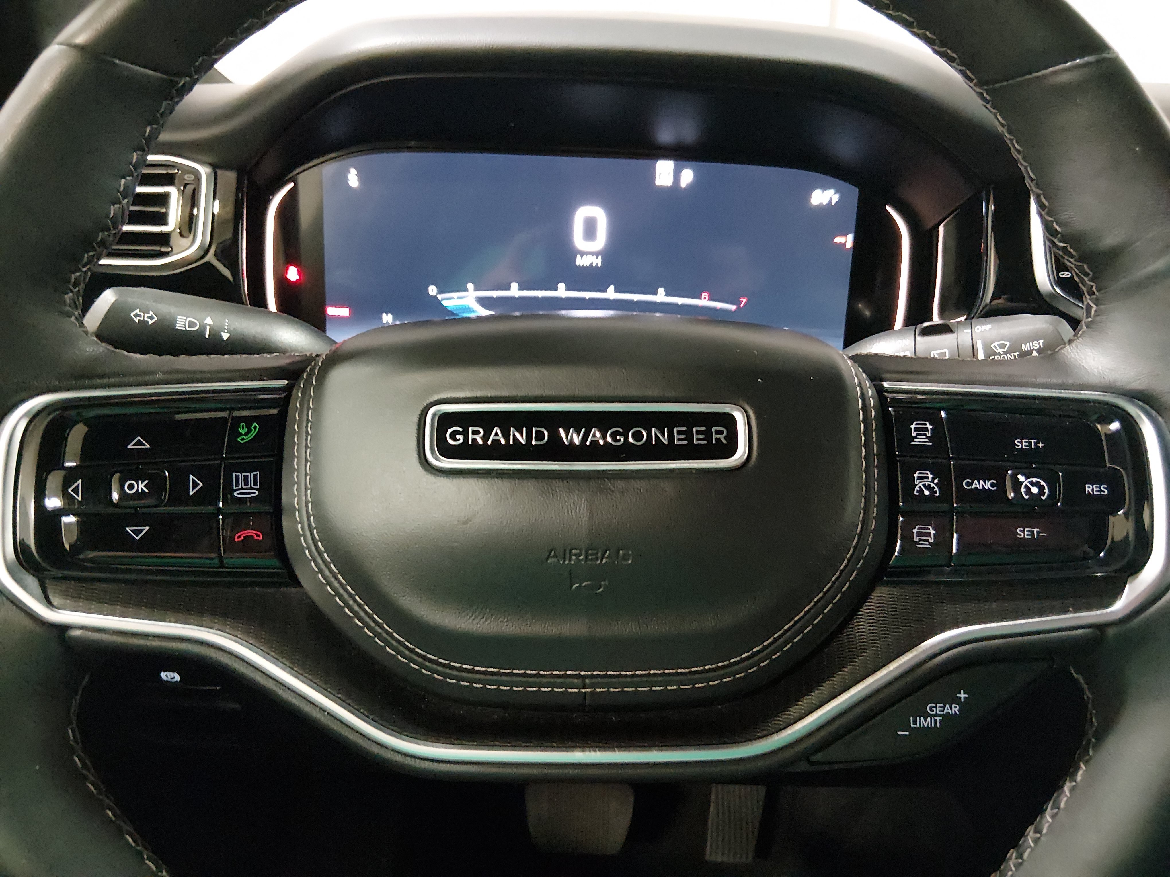 2024 Jeep Grand Wagoneer L Series II - Photo 12
