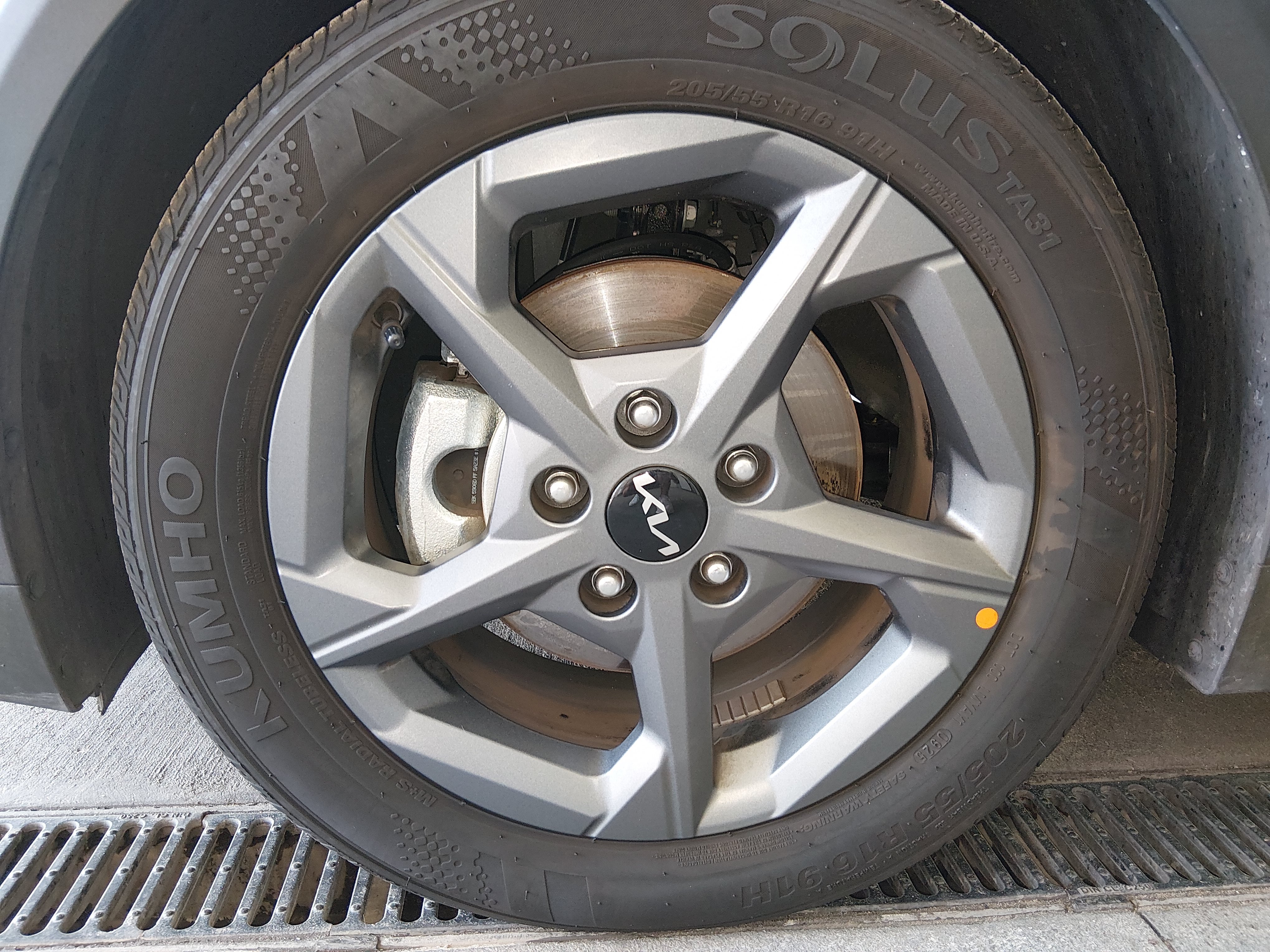 2025 Kia K4 LXS - Photo 10