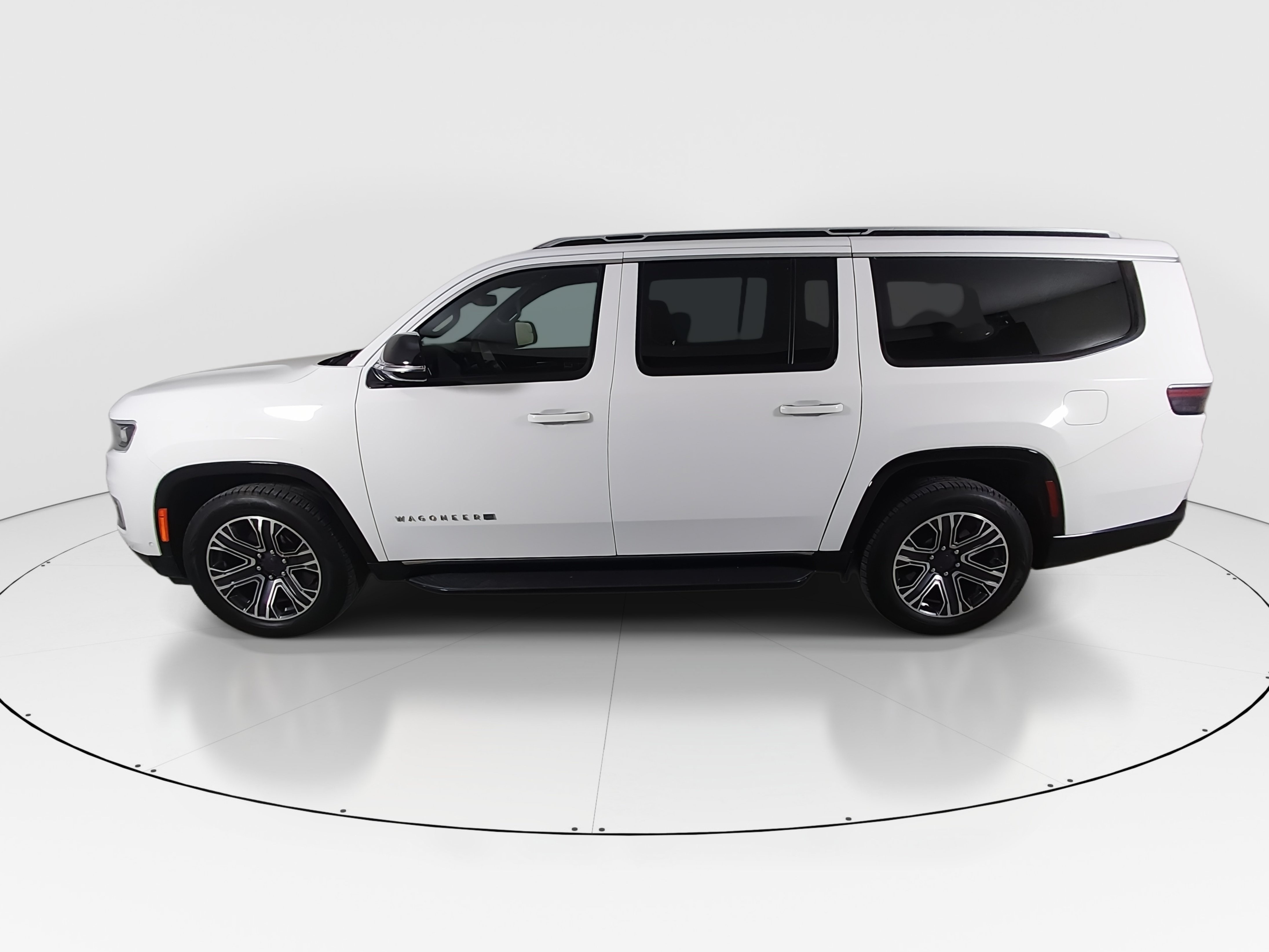 2024 Jeep Wagoneer L Series II - Photo 4