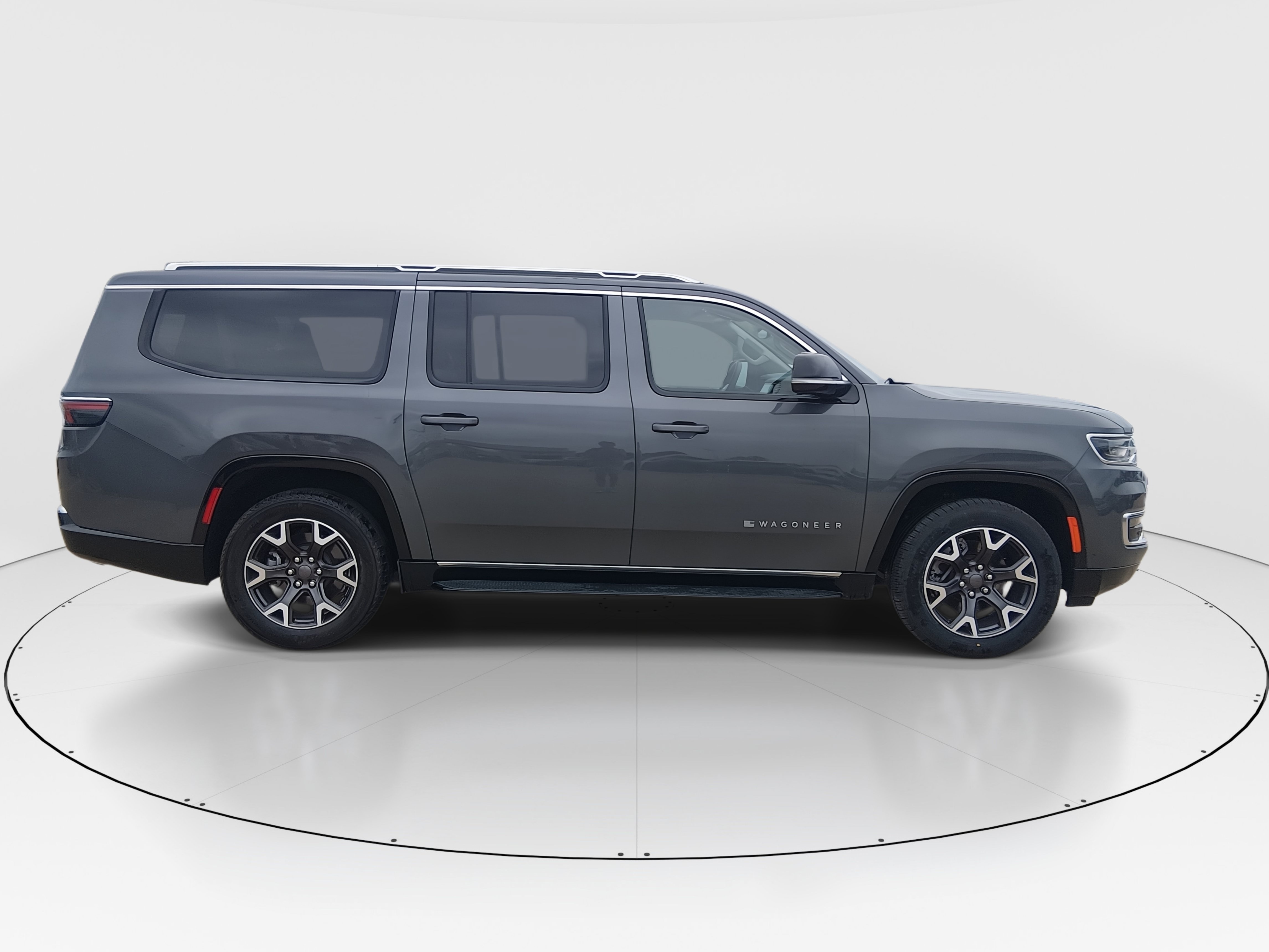 2023 Jeep Wagoneer L Series III - Photo 8