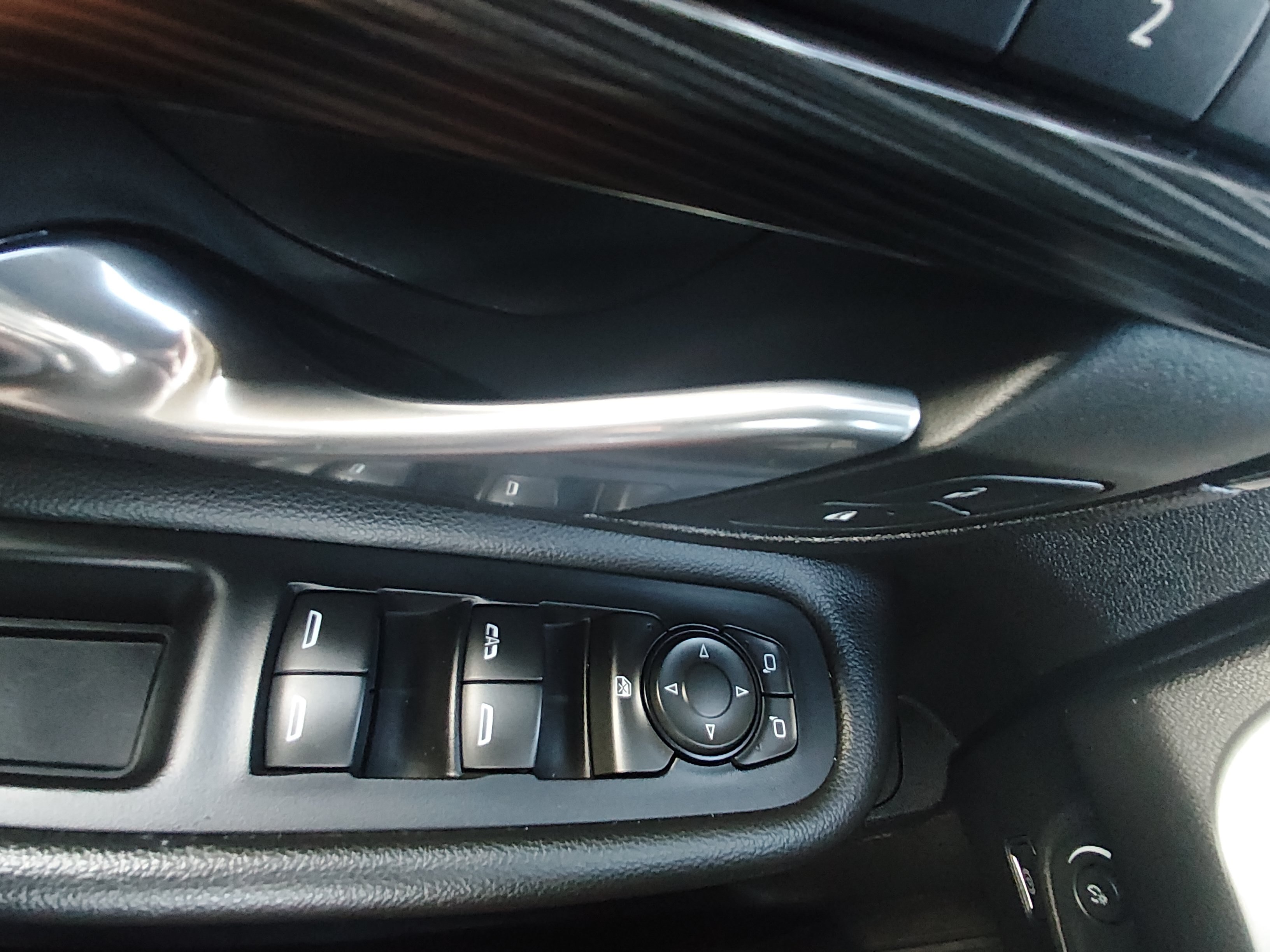 2024 GMC Terrain SLT - Photo 13