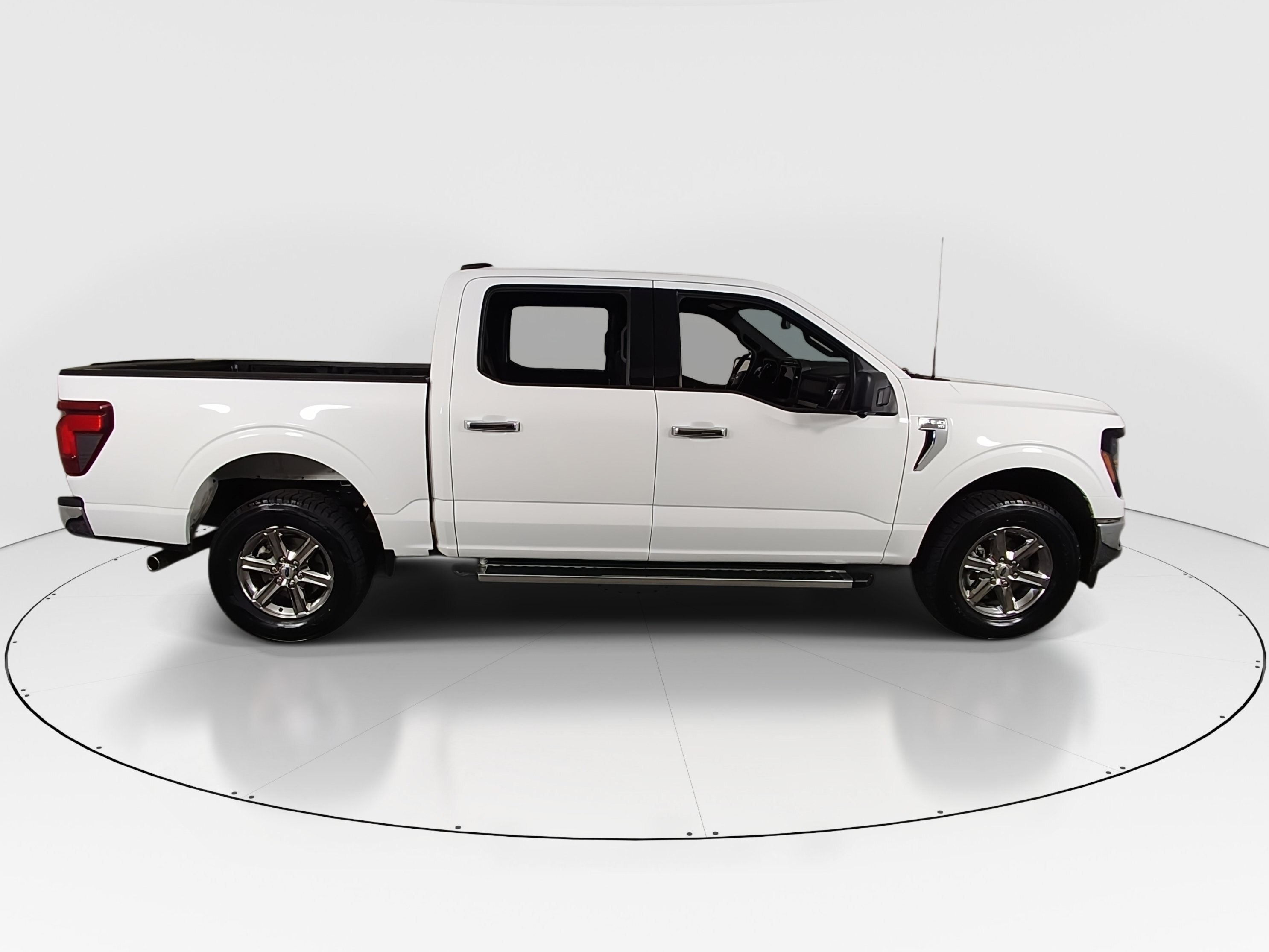 2024 Ford F-150 XLT - Photo 8