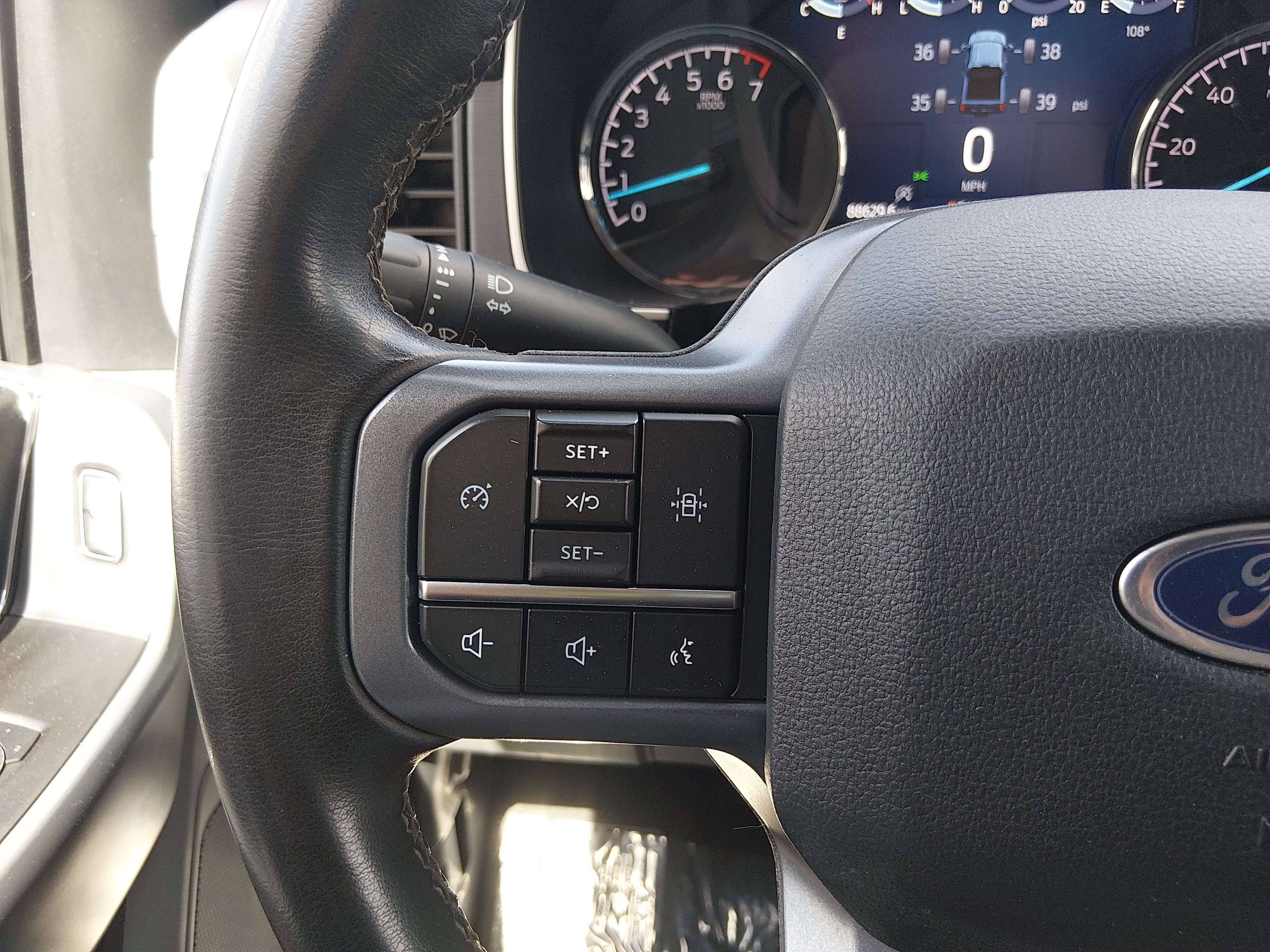 2023 Ford F-150 XLT - Photo 12