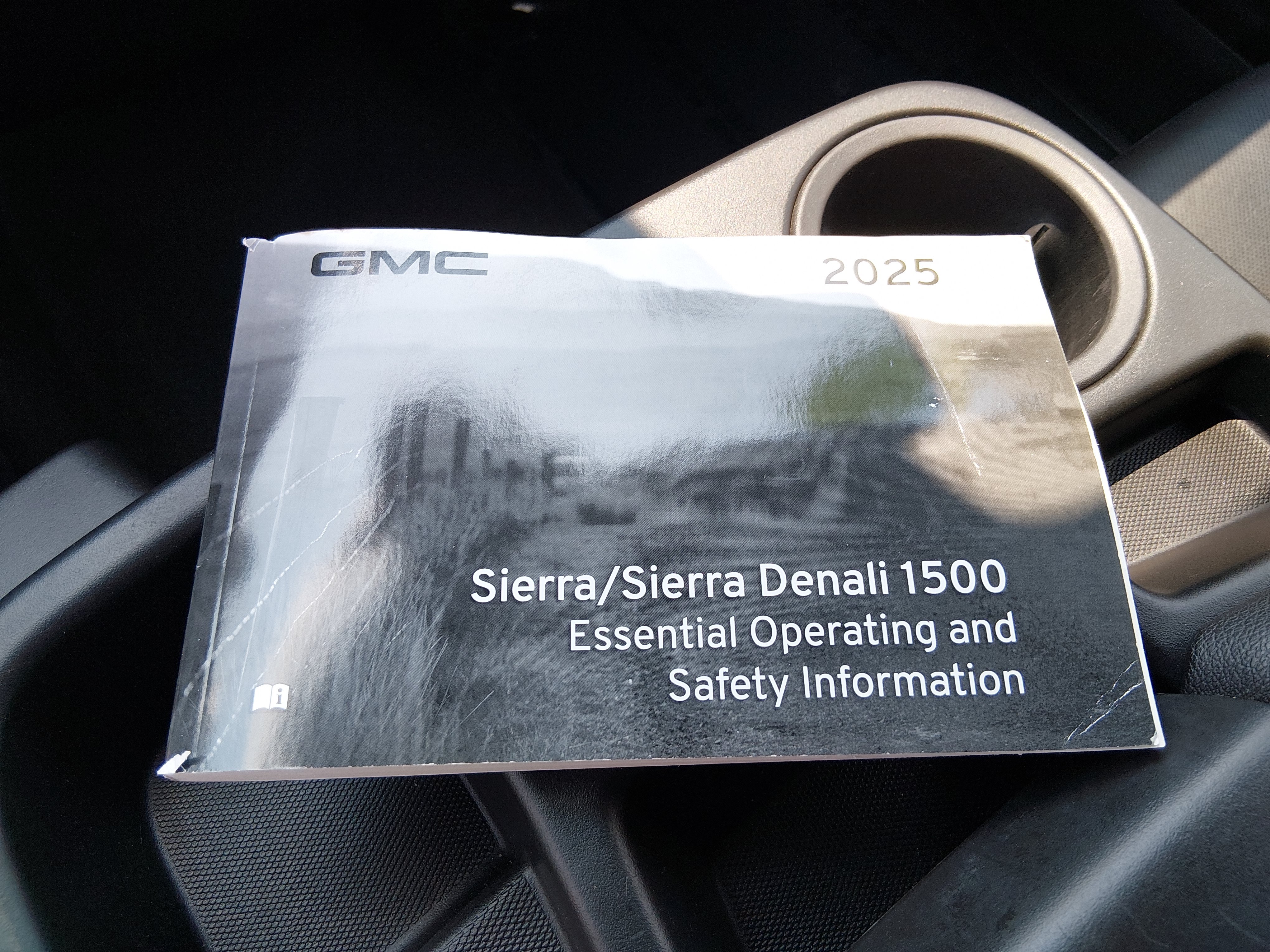 2025 GMC Sierra 1500 SLT - Photo 22