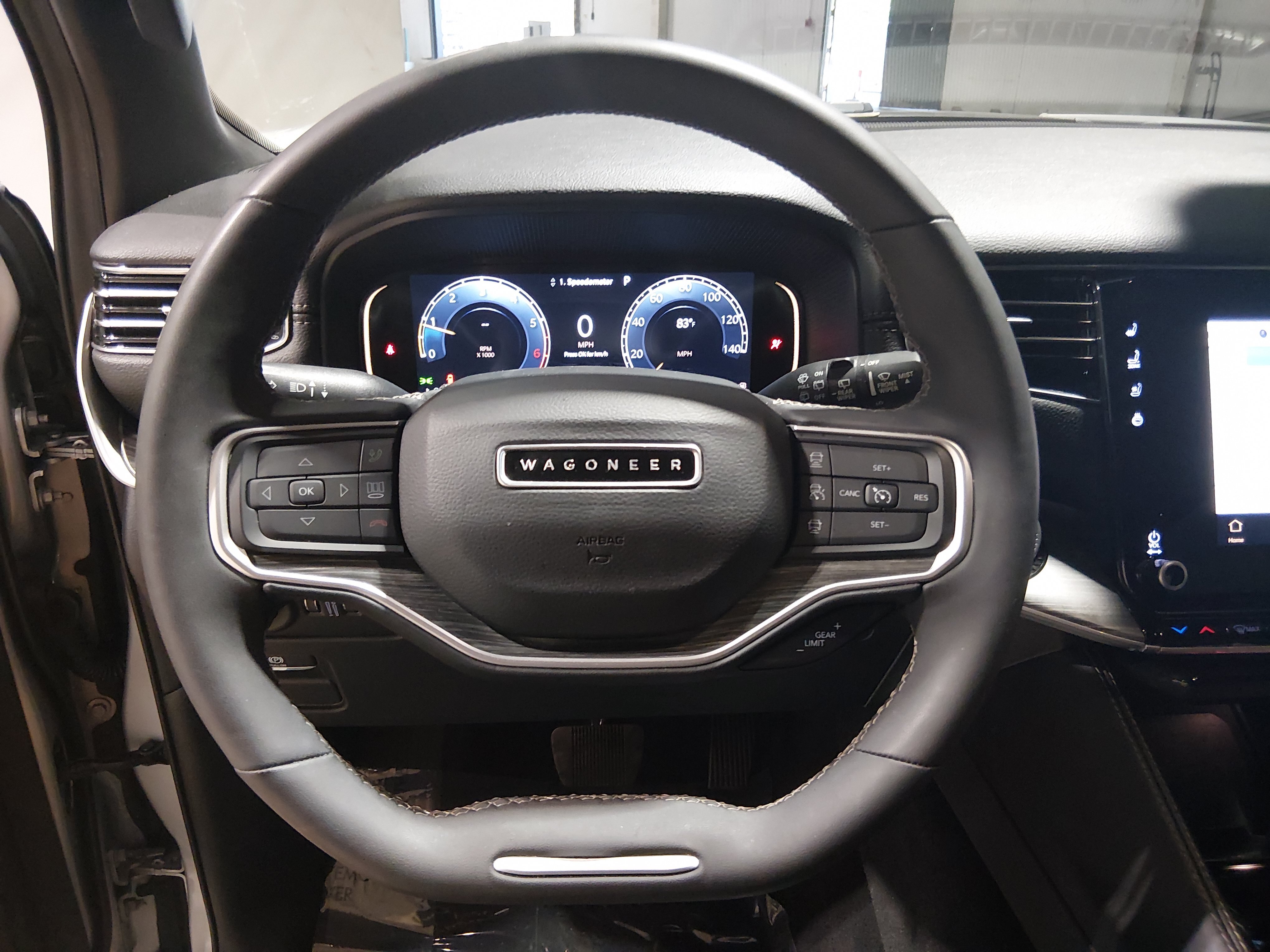 2024 Jeep Wagoneer L Series II - Photo 12