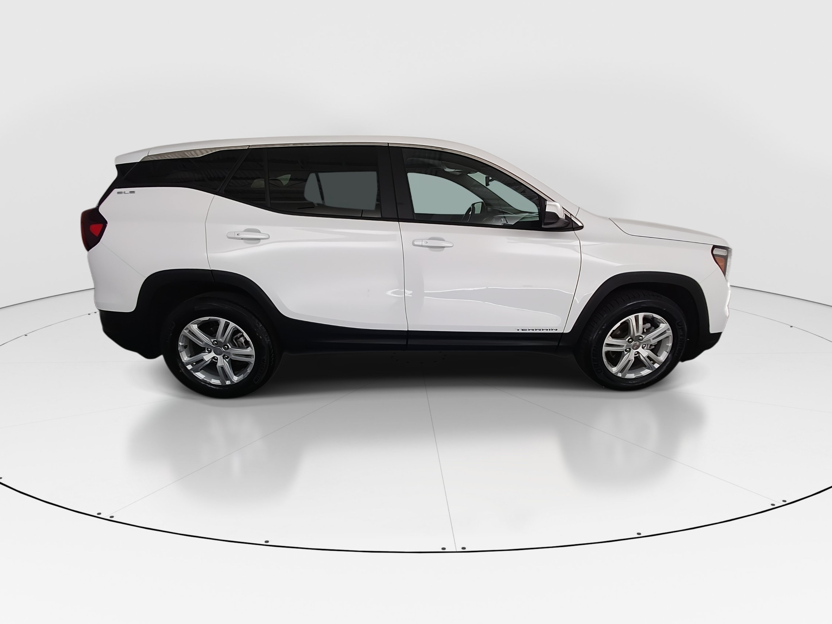 2024 GMC Terrain SLE - Photo 8