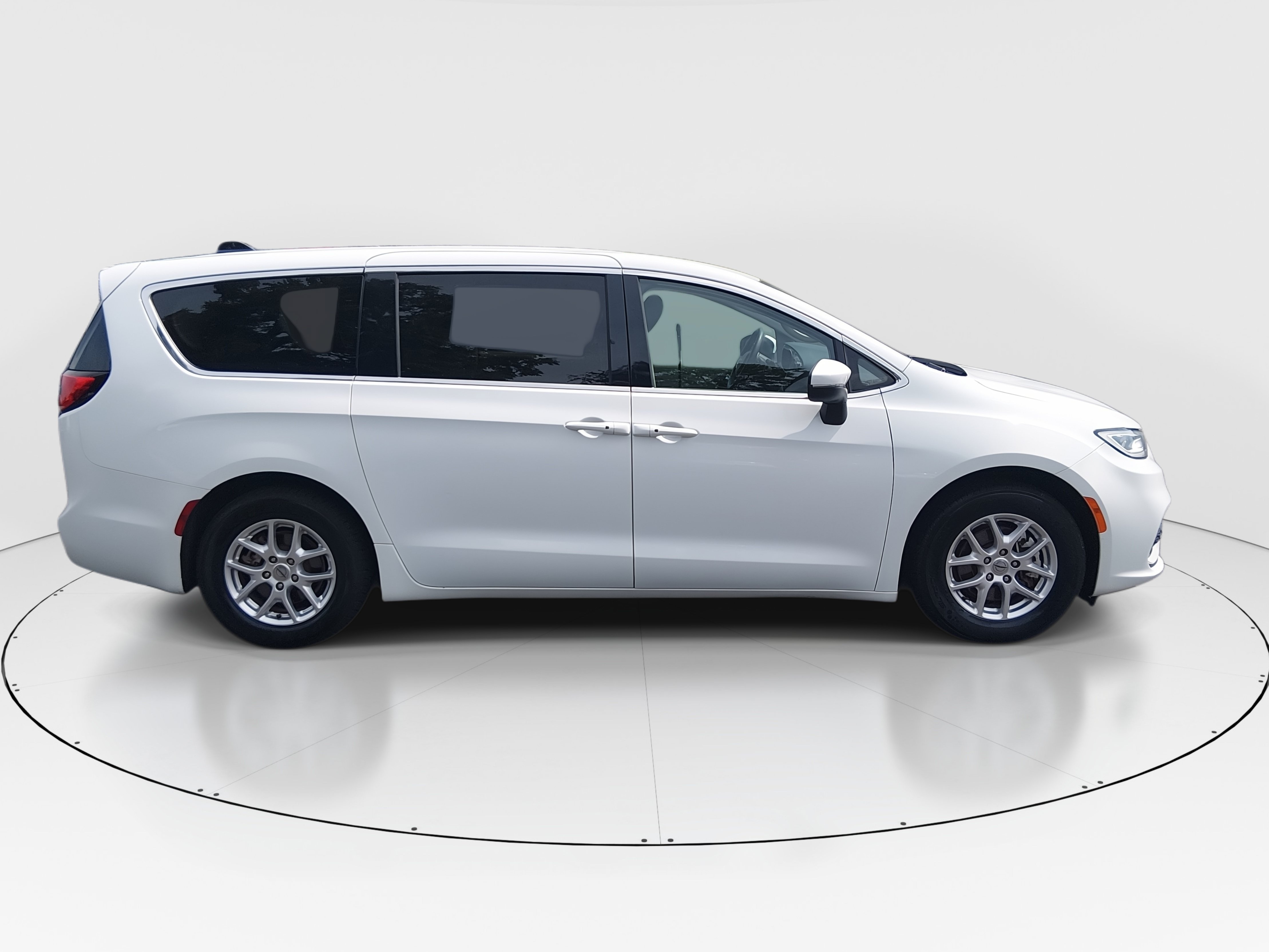 2023 Chrysler Pacifica Touring L - Photo 8