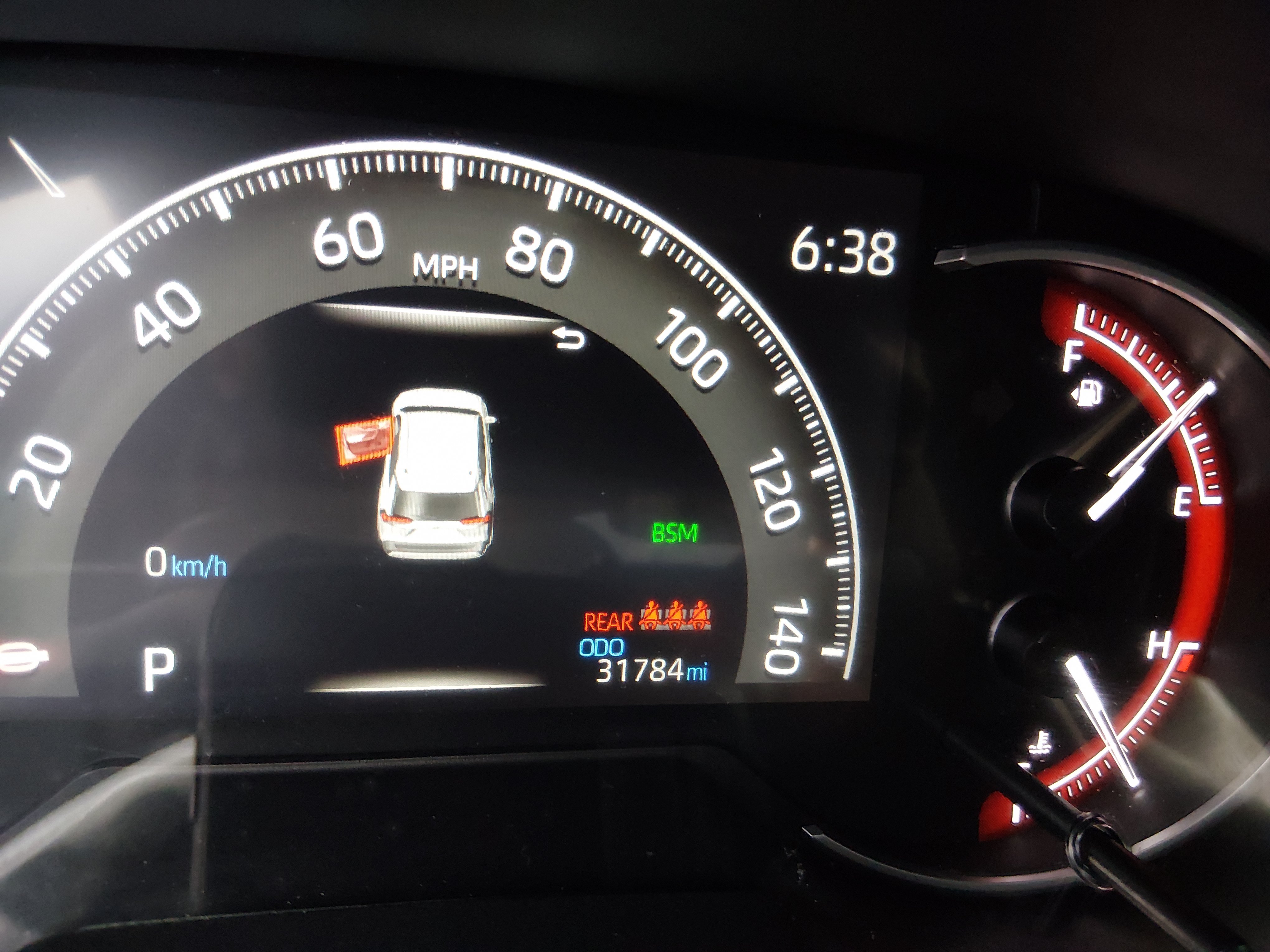 2025 Toyota RAV4 XLE - Photo 14