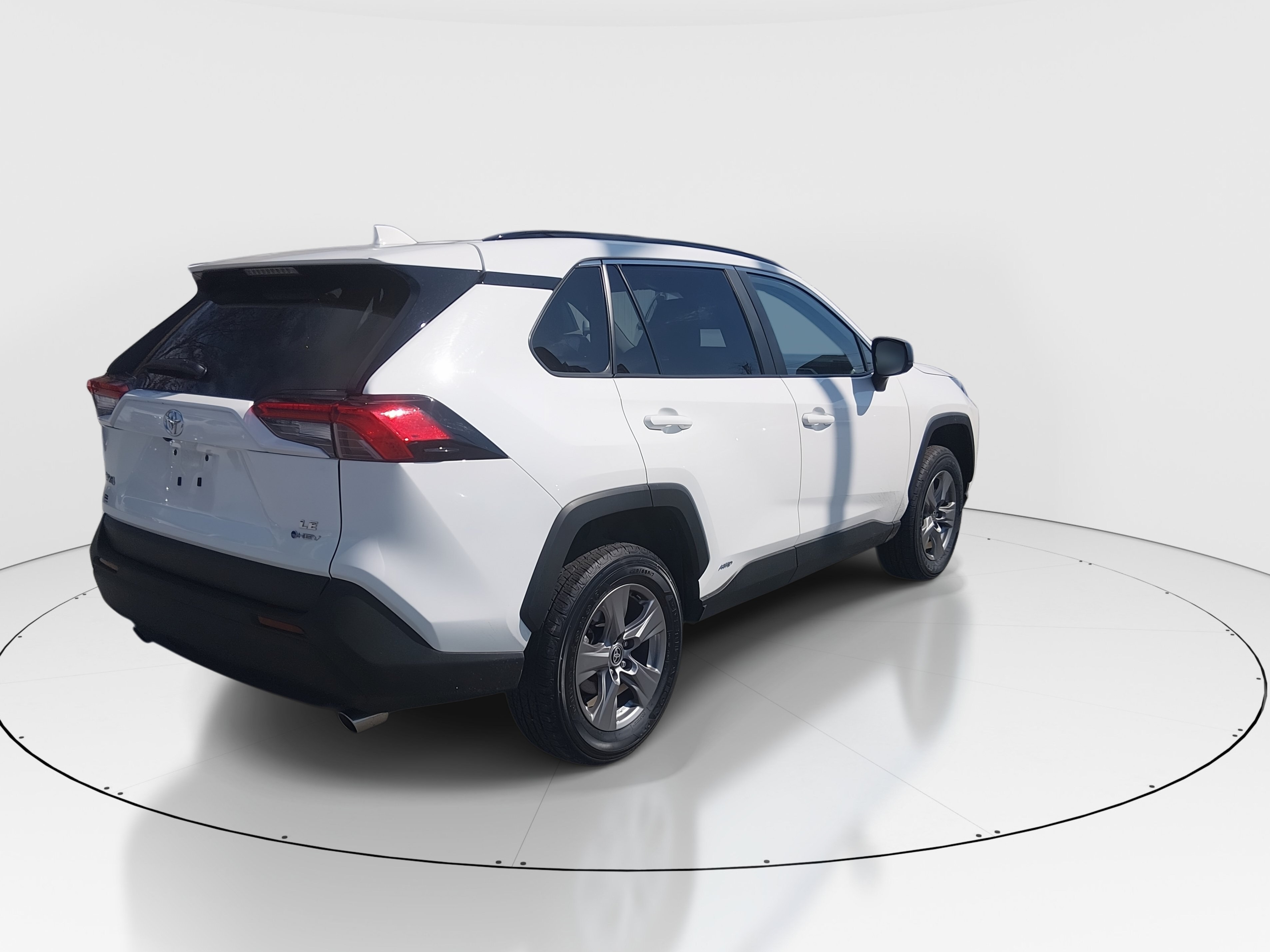 2025 Toyota RAV4 LE - Photo 7