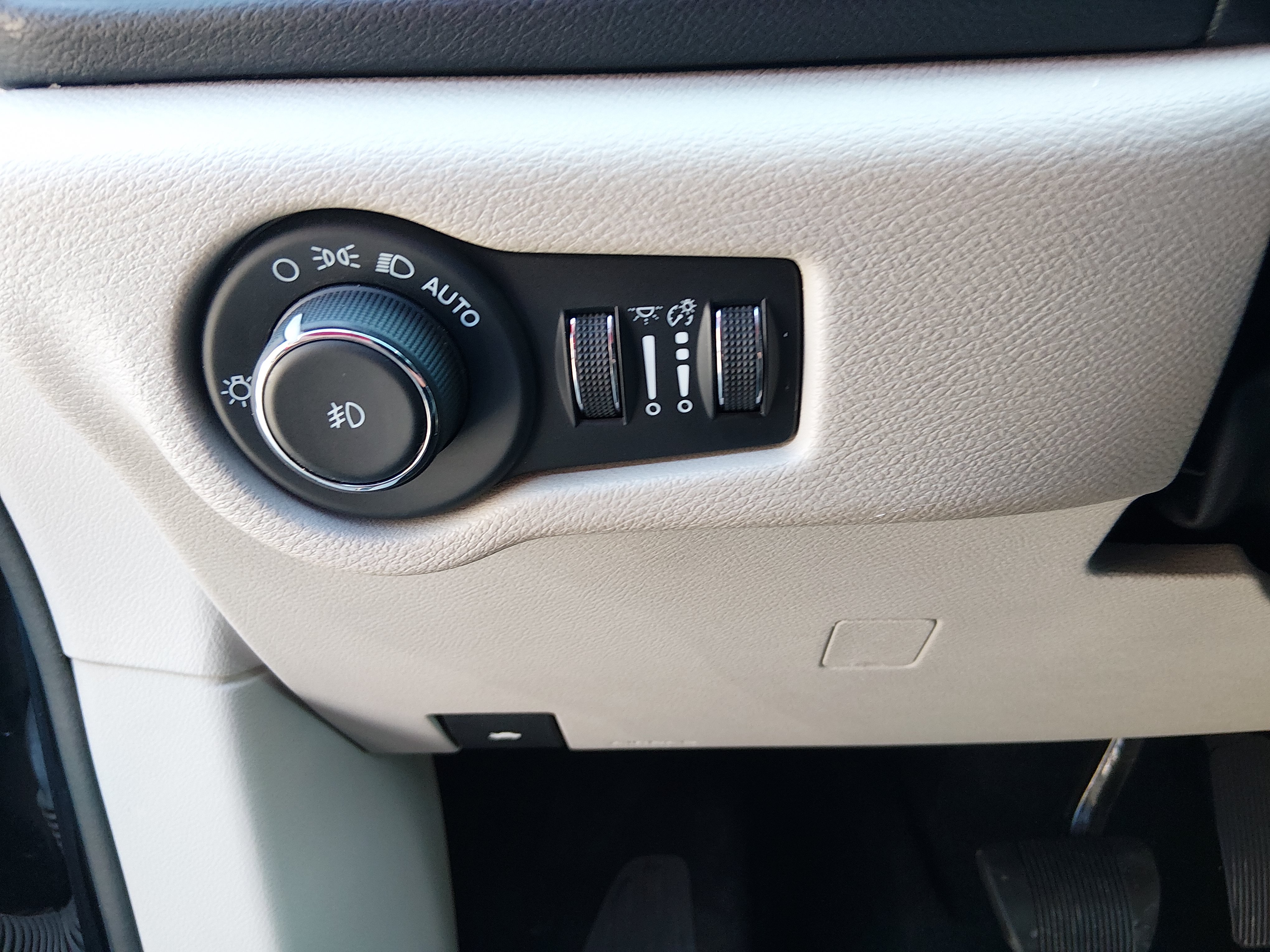 2023 Chrysler Pacifica Touring L - Photo 13