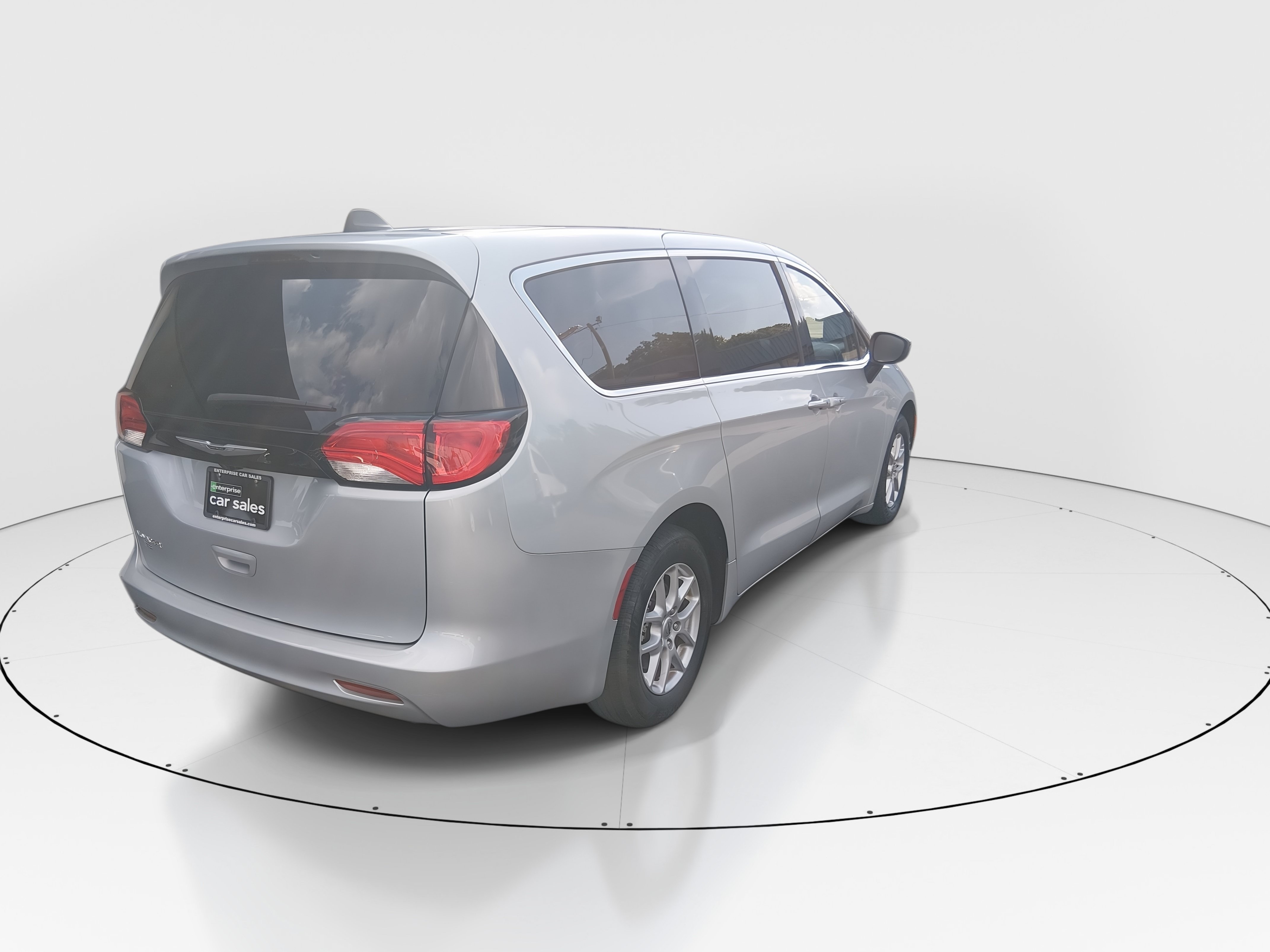 2024 Chrysler Voyager LX - Photo 7