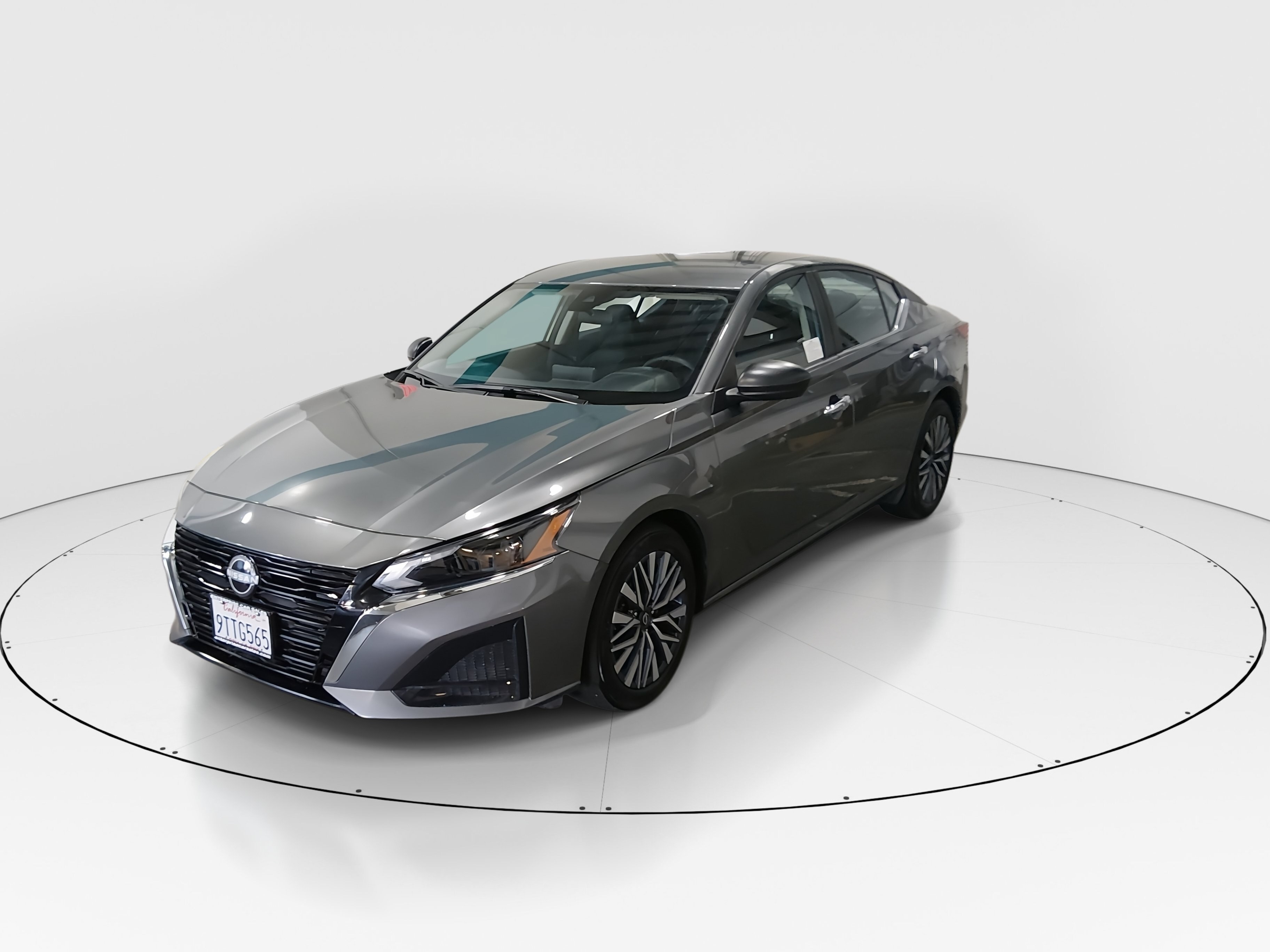2025 Nissan Altima SV - Photo 3