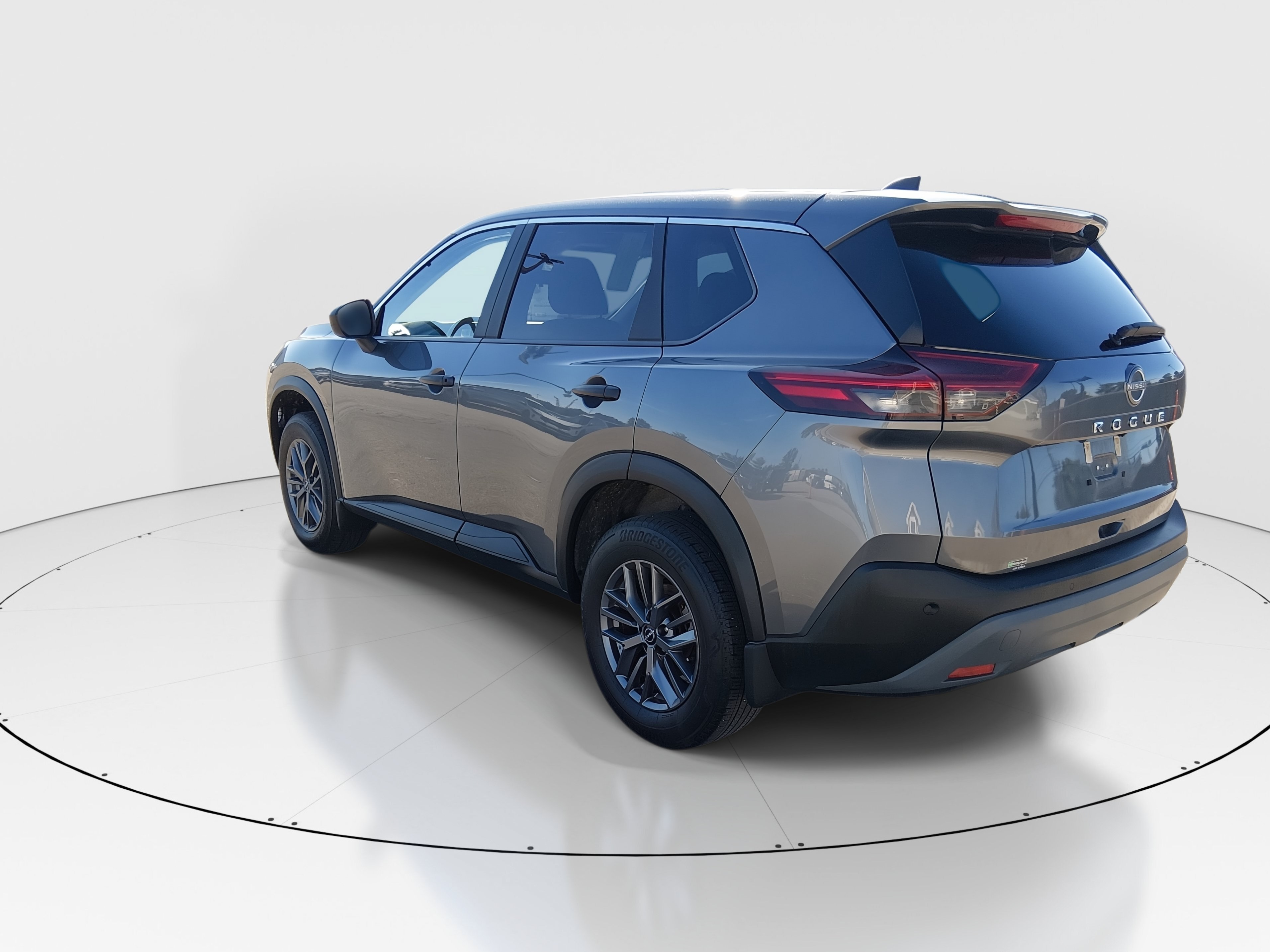 2023 Nissan Rogue S - Photo 5