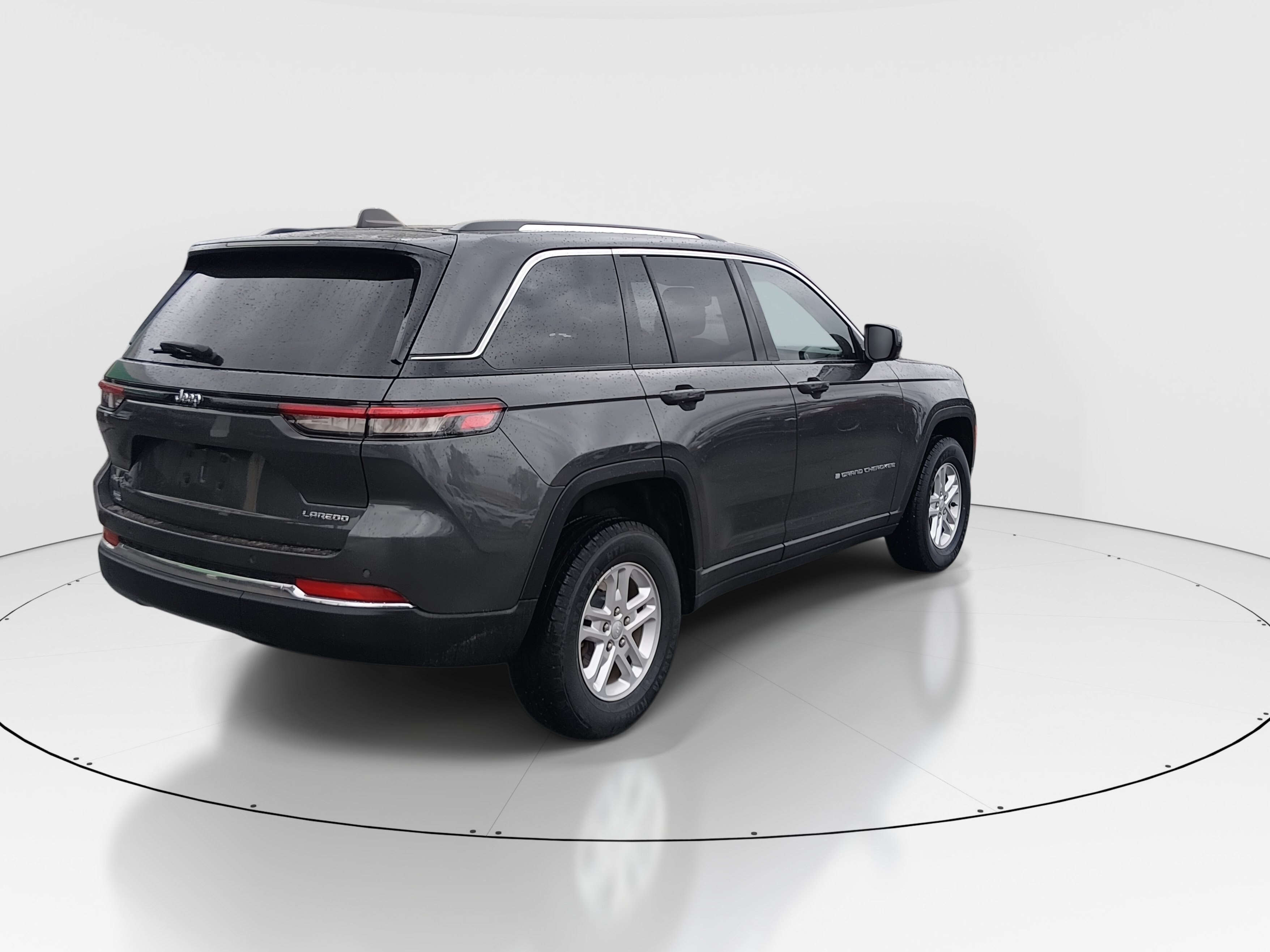 2023 Jeep Grand Cherokee Laredo - Photo 7