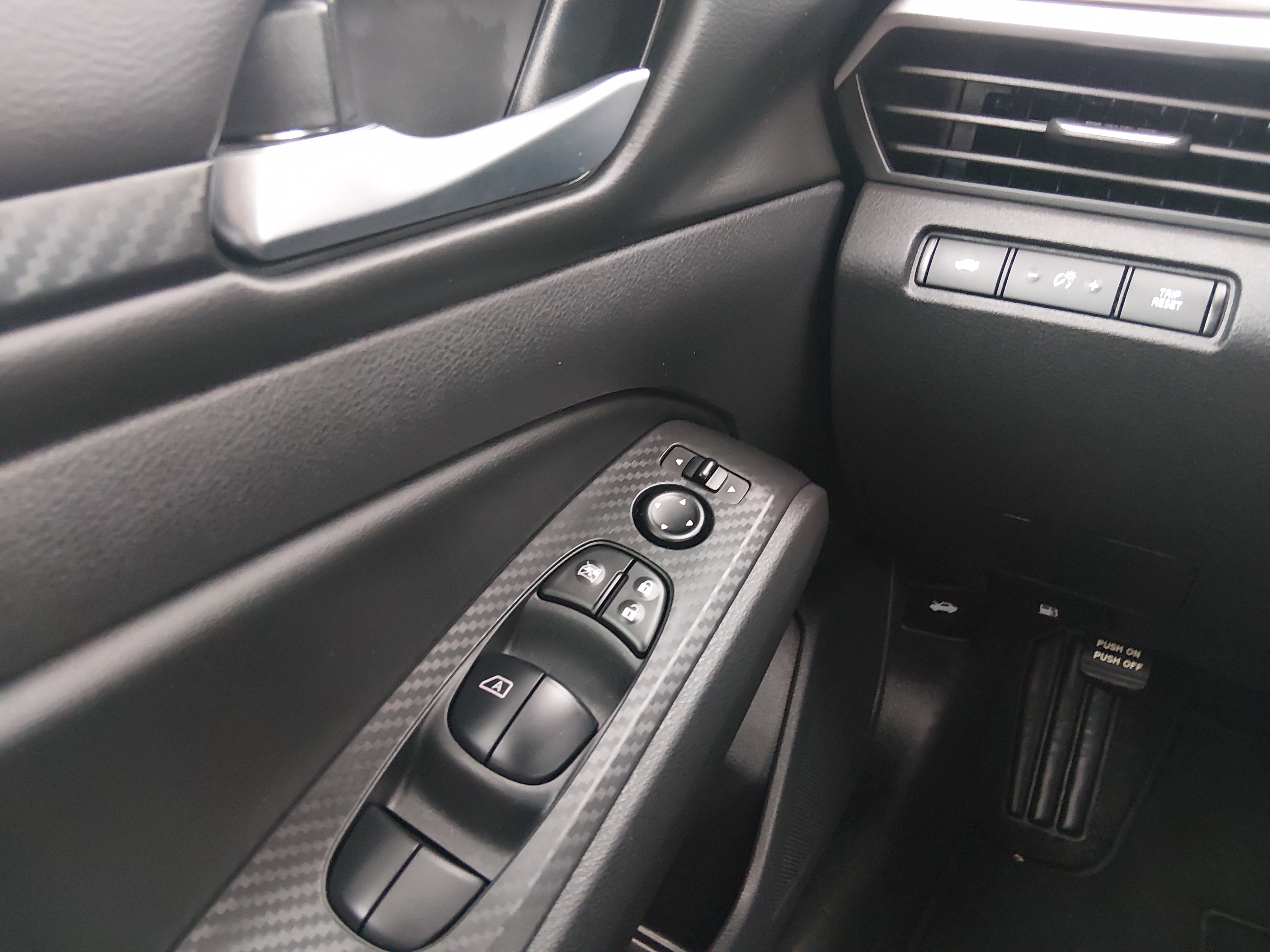 2025 Nissan Altima SV - Photo 13