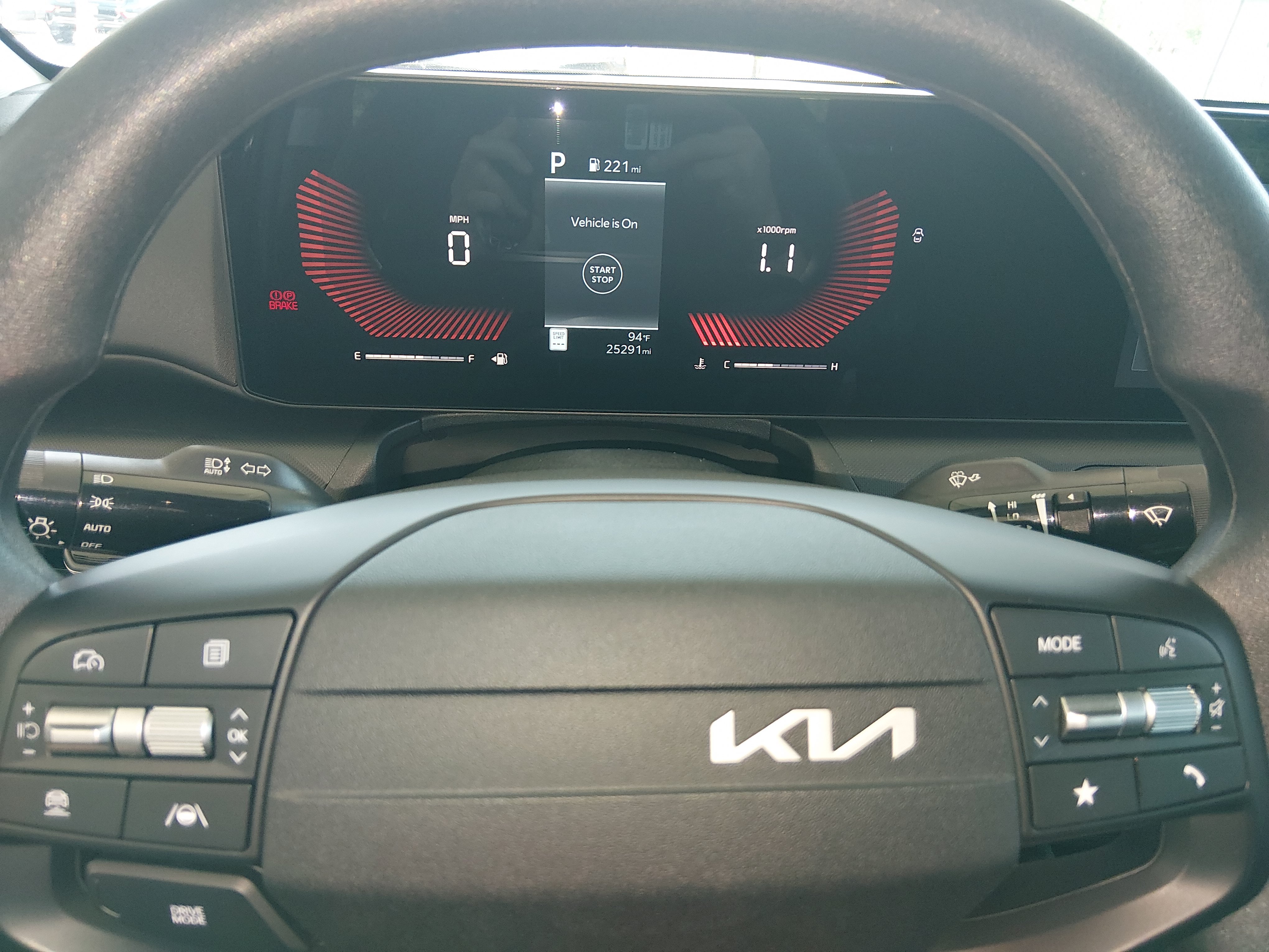 2025 Kia K4 LXS - Photo 12