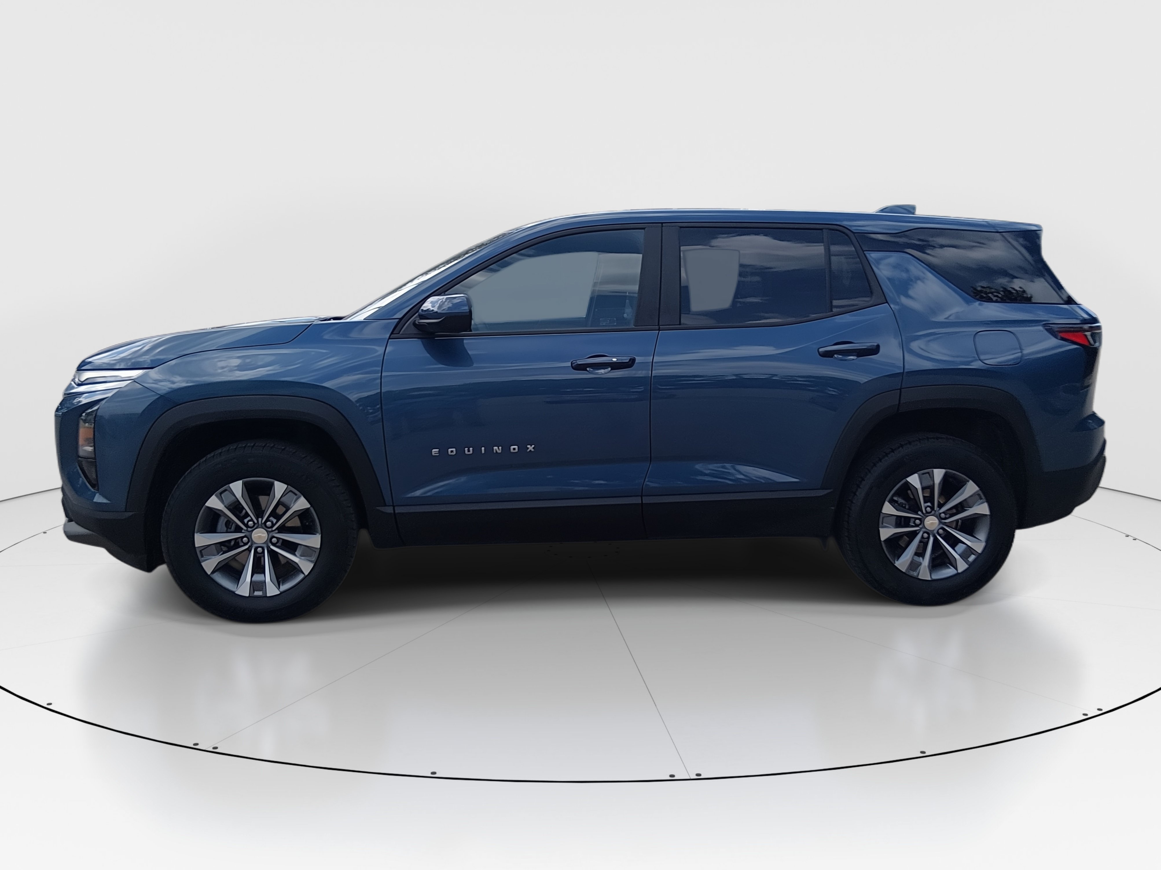 2026 Chevrolet Equinox LT - Photo 4