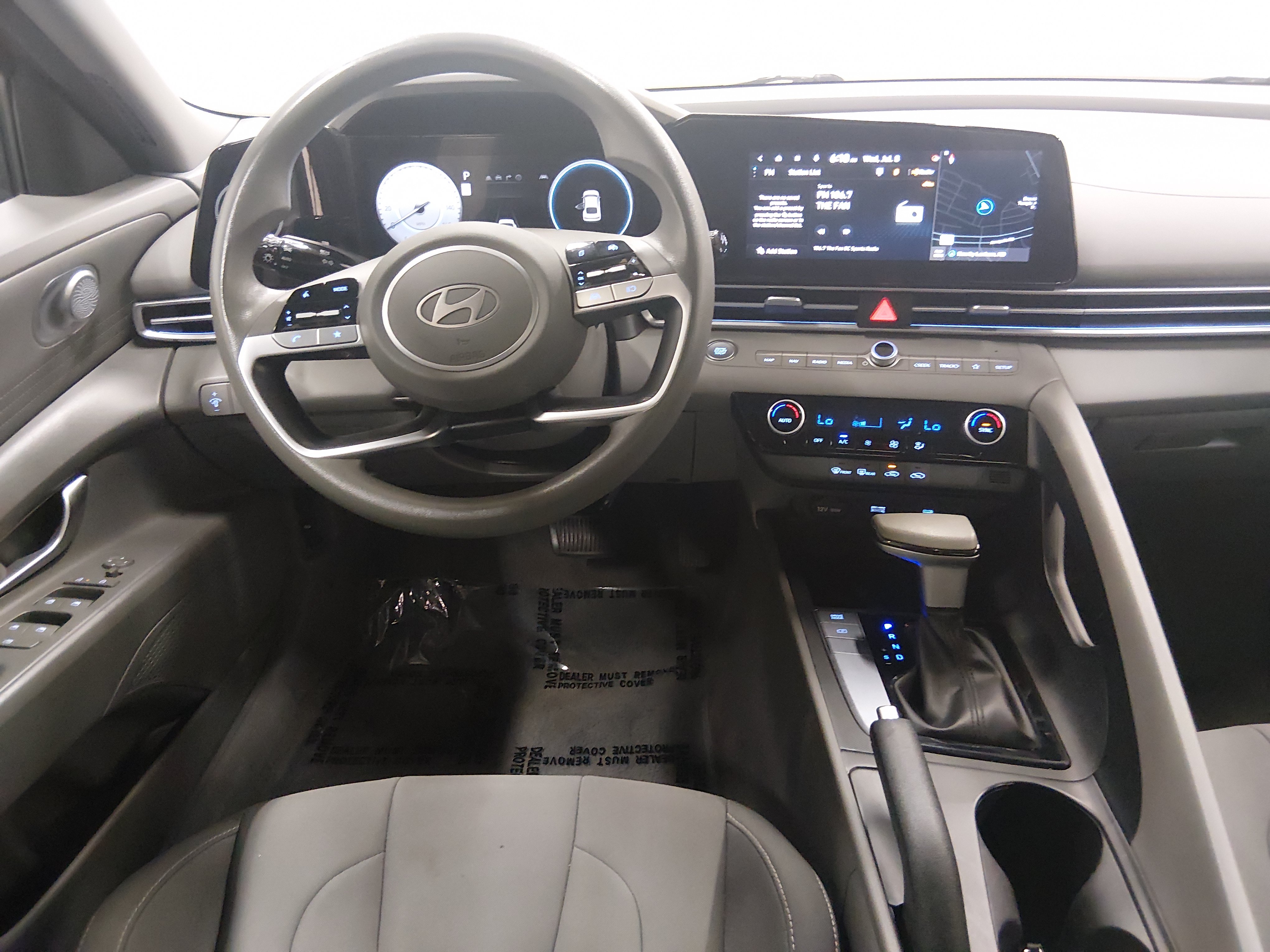 2024 Hyundai Elantra SEL - Photo 12