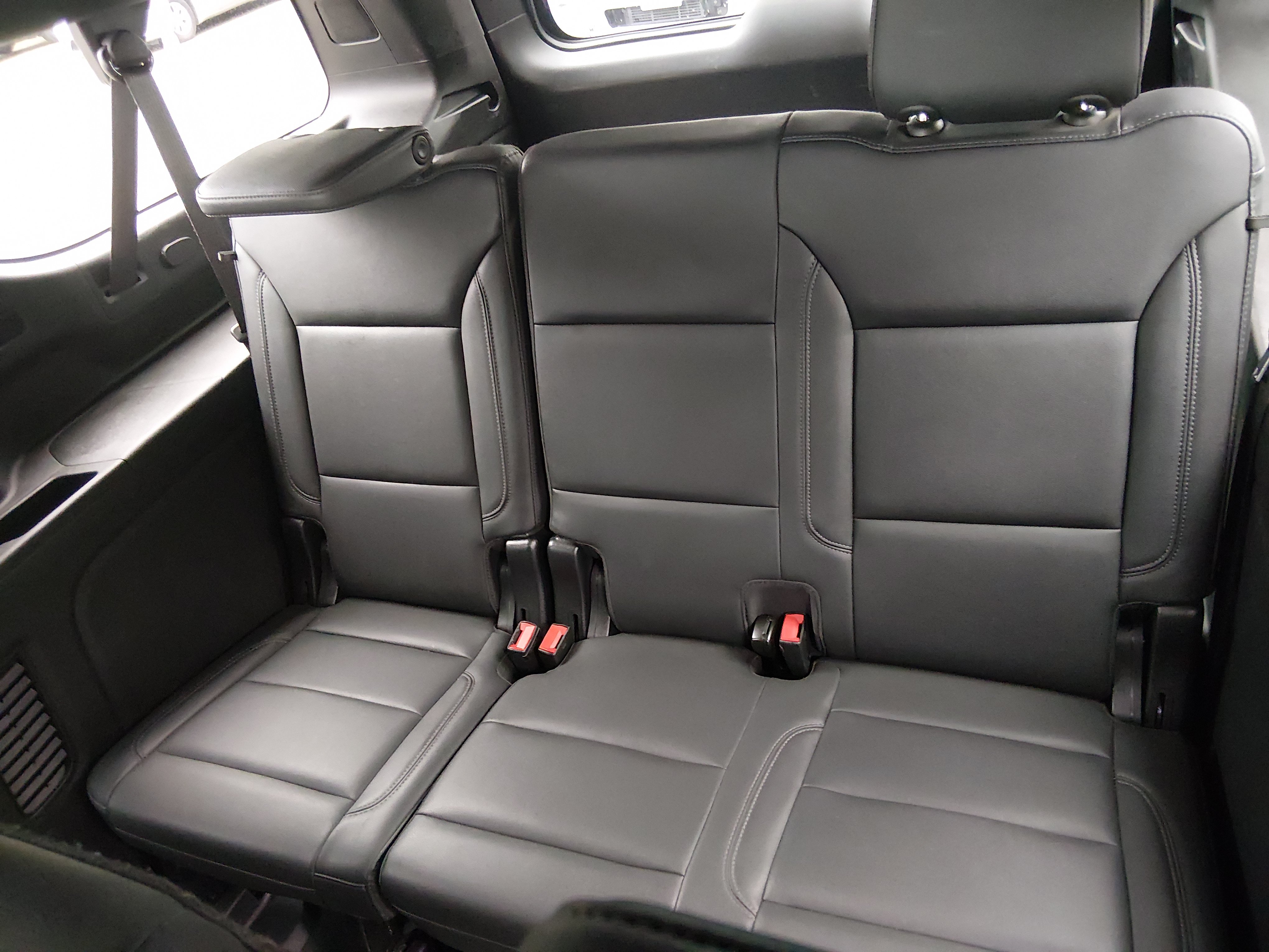 2024 Chevrolet Suburban LT - Photo 18