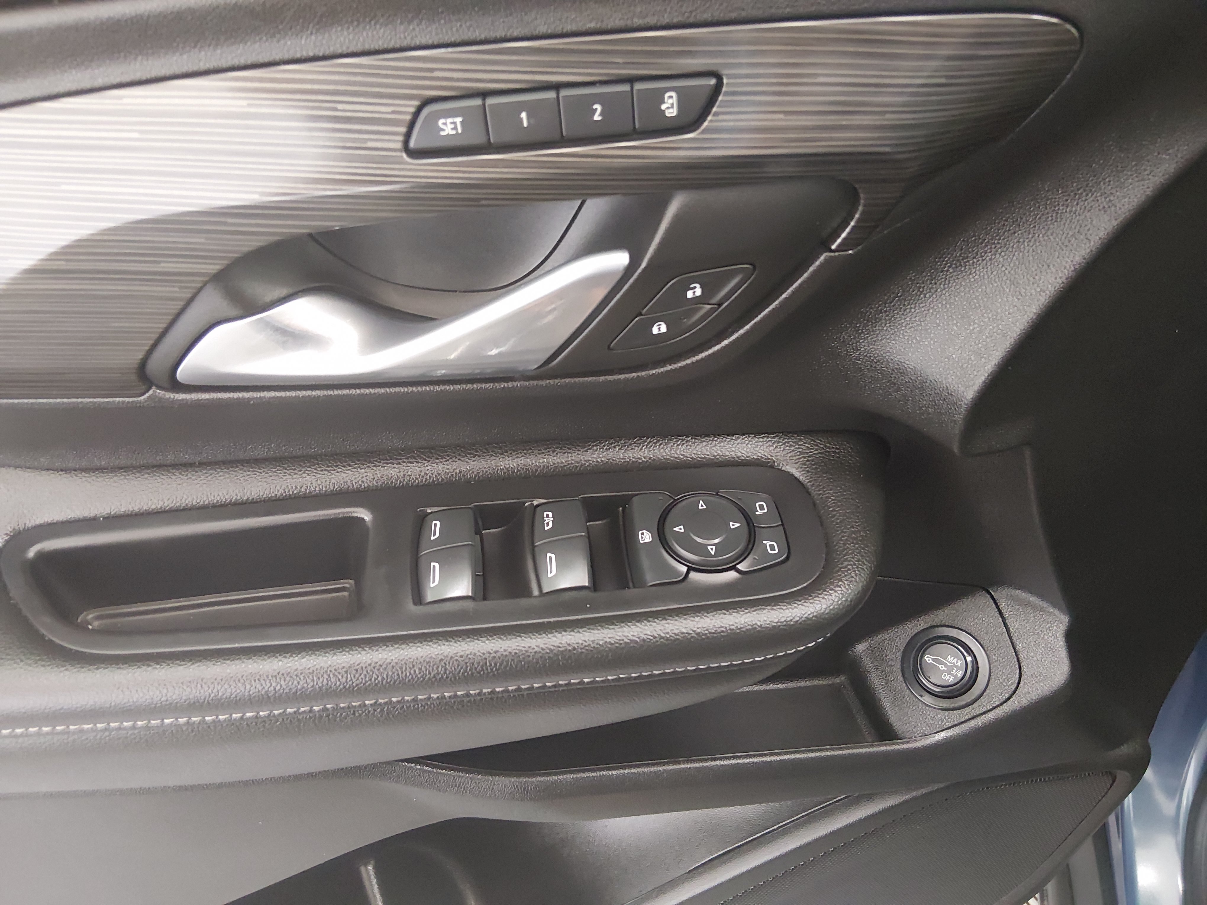 2024 GMC Terrain SLT - Photo 16