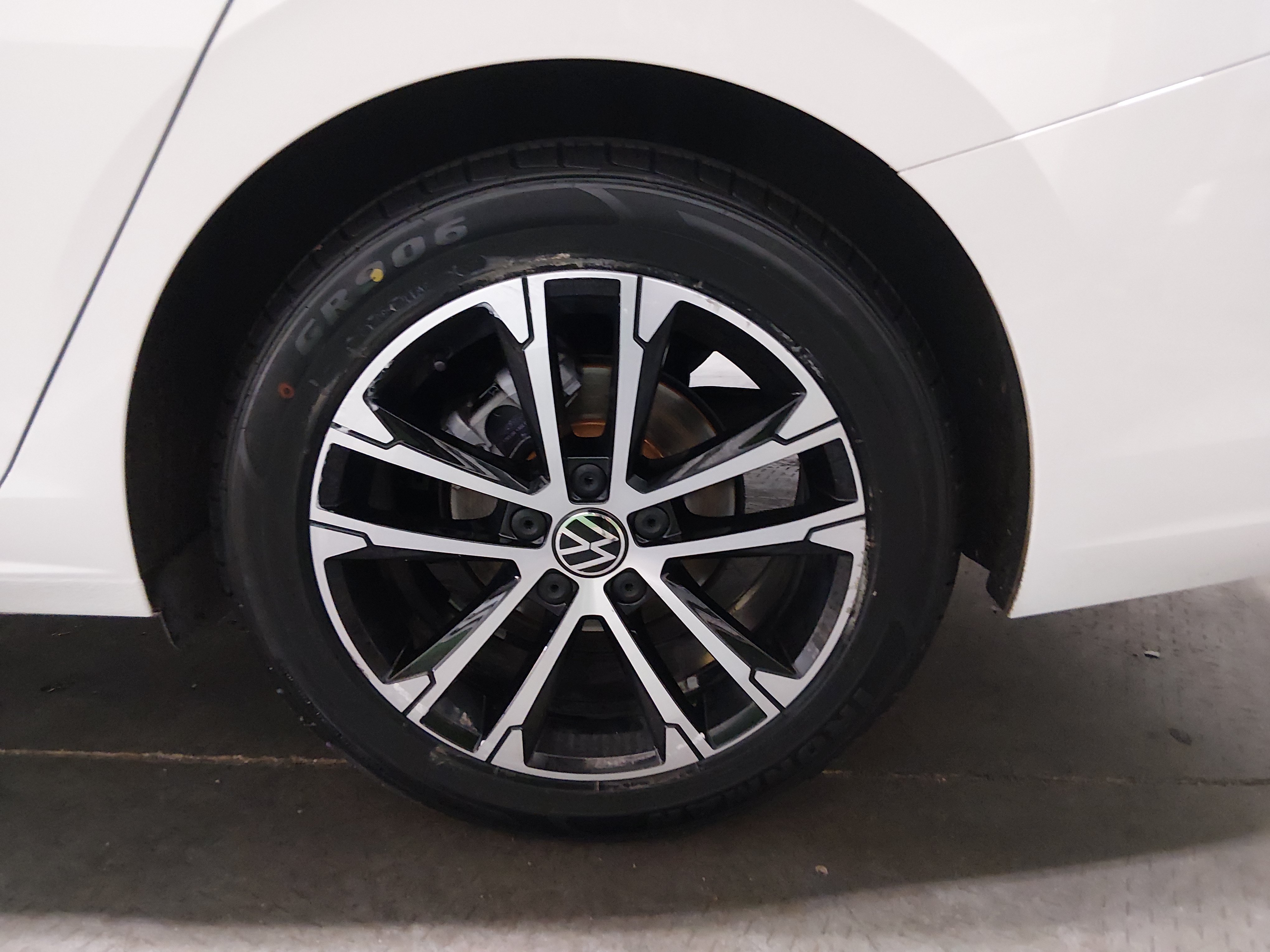 2025 Volkswagen Jetta Sport - Photo 10