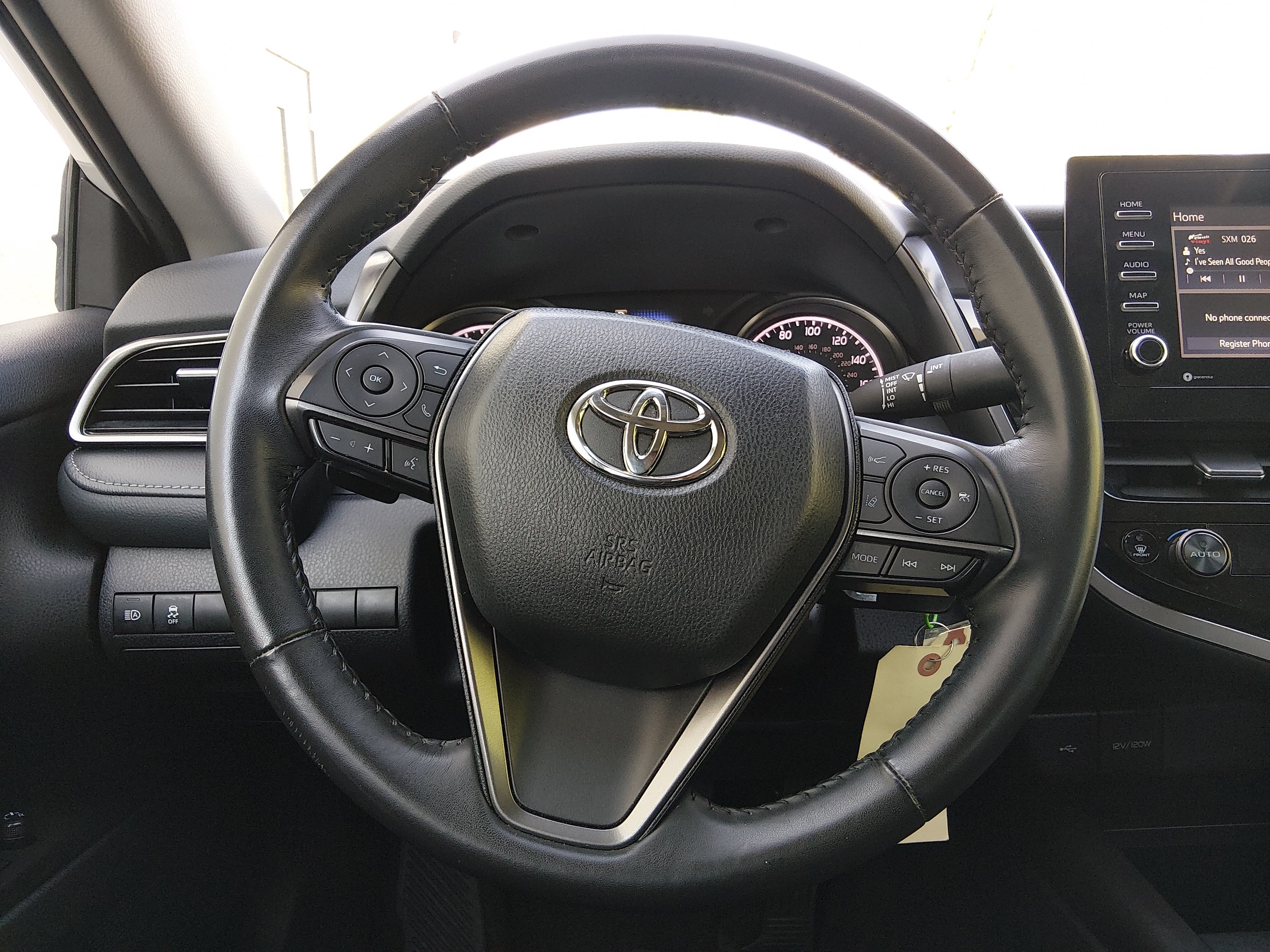 2024 Toyota Camry SE - Photo 12