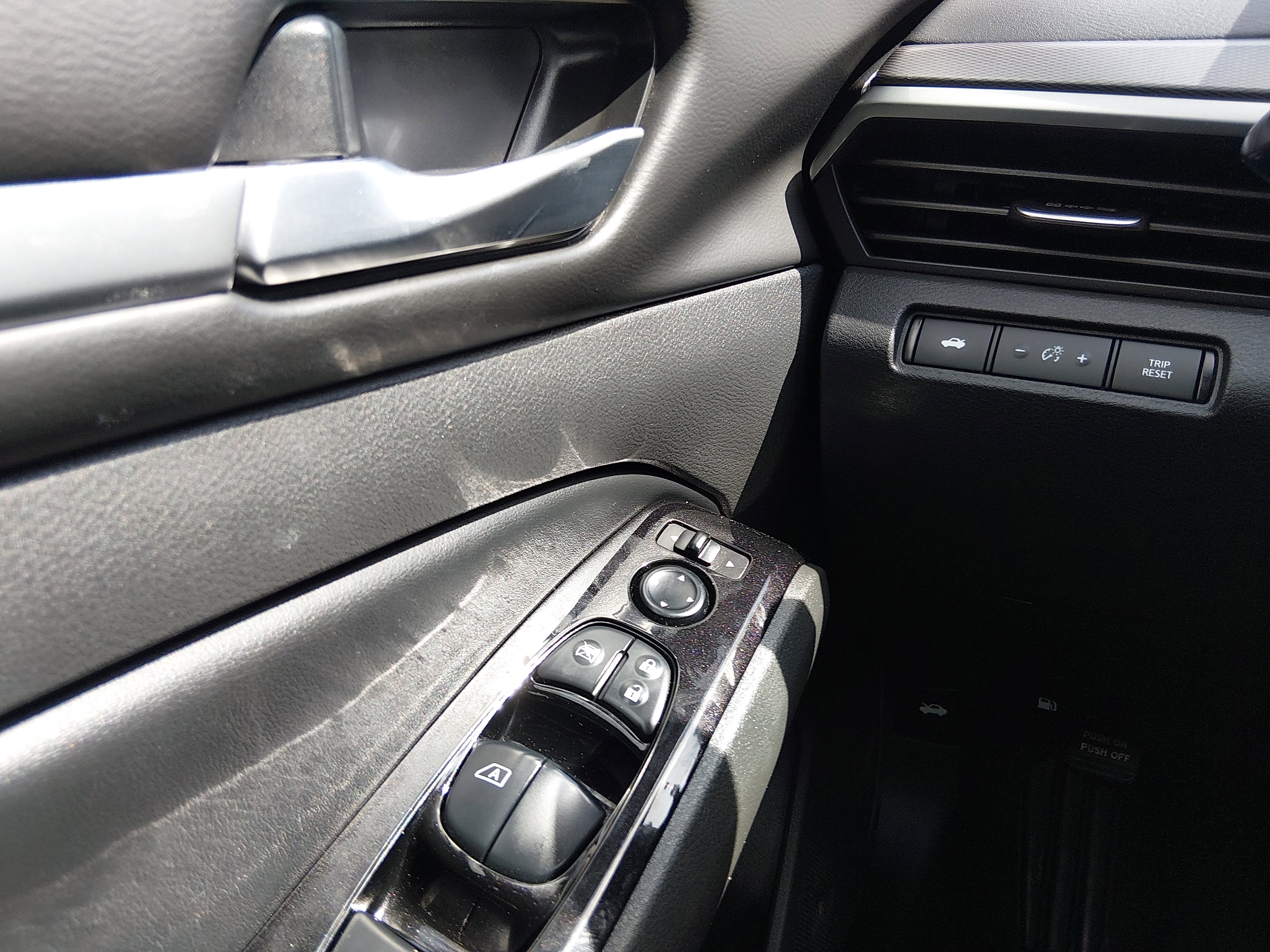2024 Nissan Altima SR - Photo 13