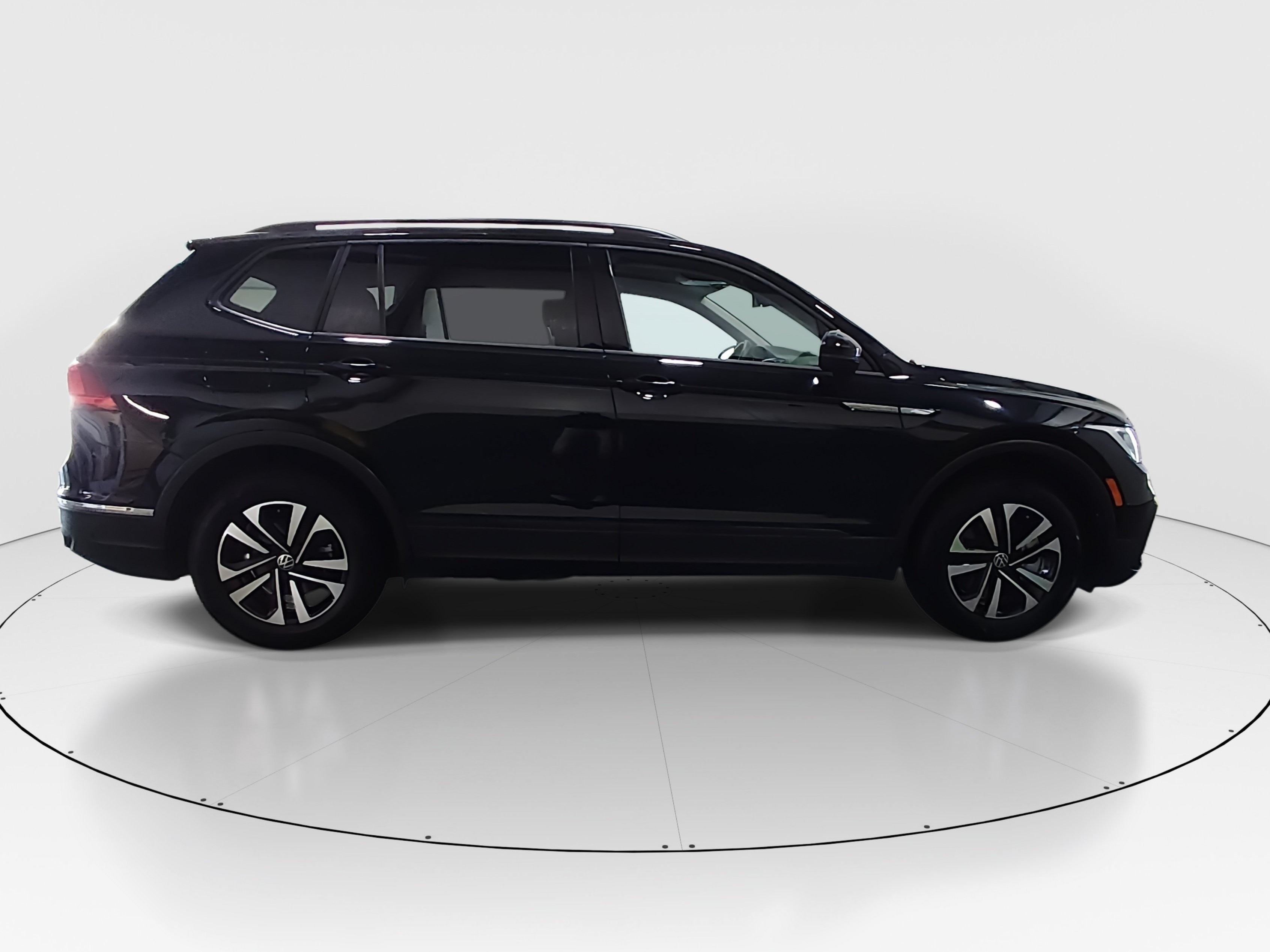 2024 Volkswagen Tiguan S - Photo 8