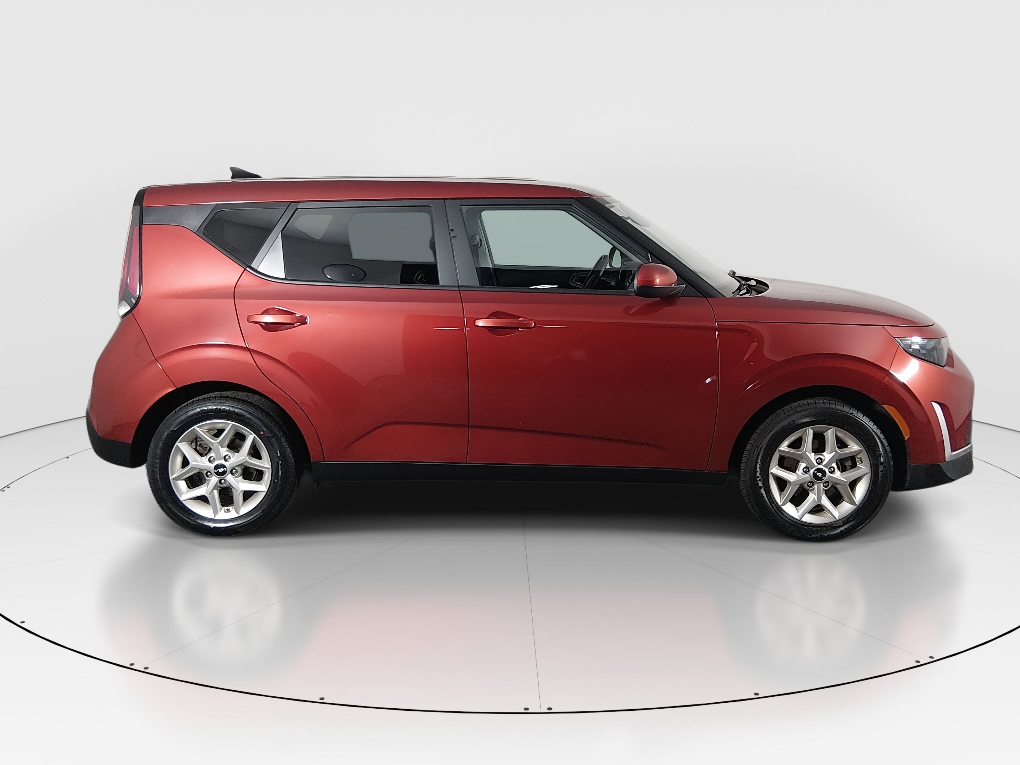 2024 Kia Soul LX - Photo 8