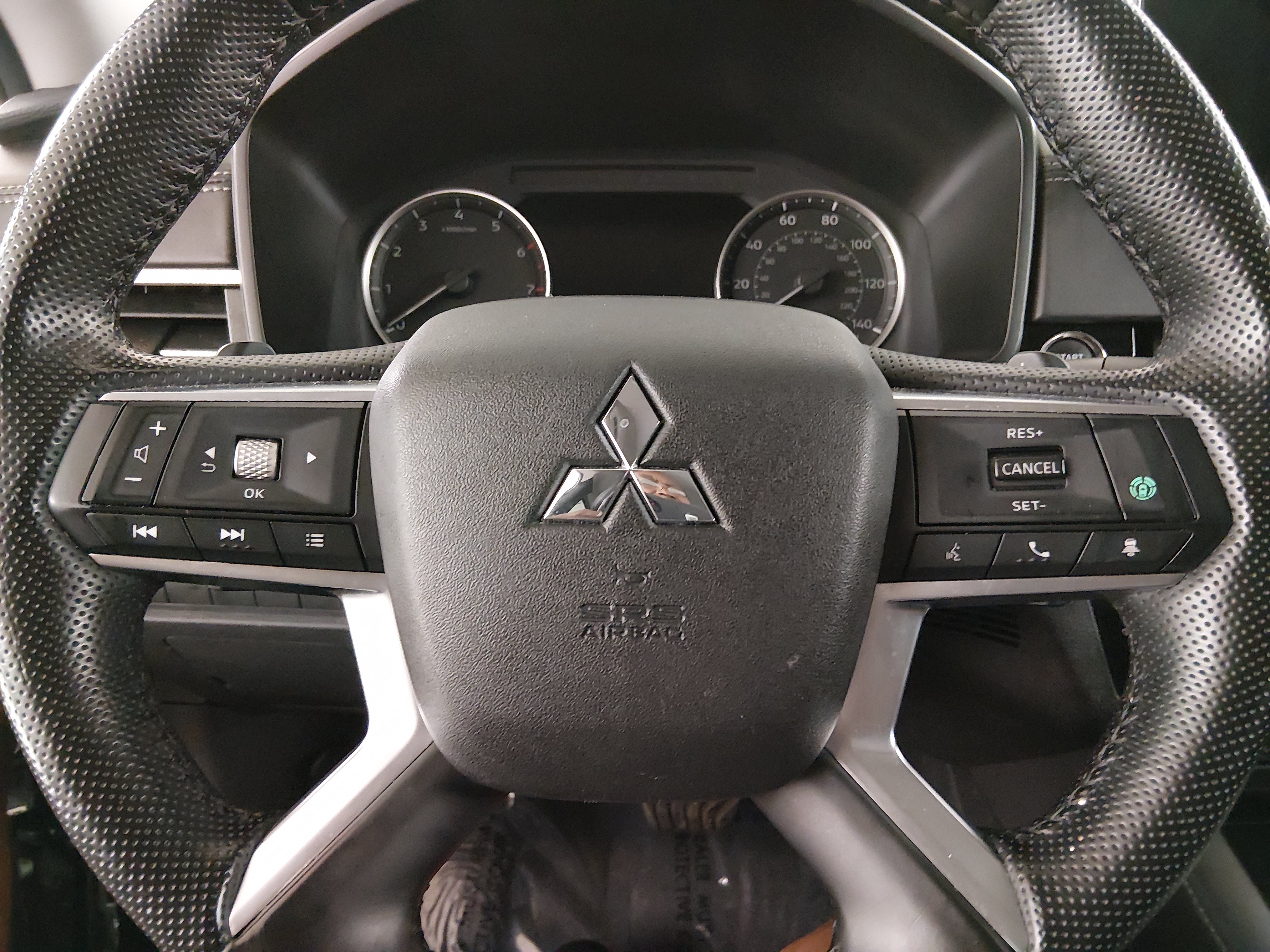 2024 Mitsubishi Outlander SE - Photo 12