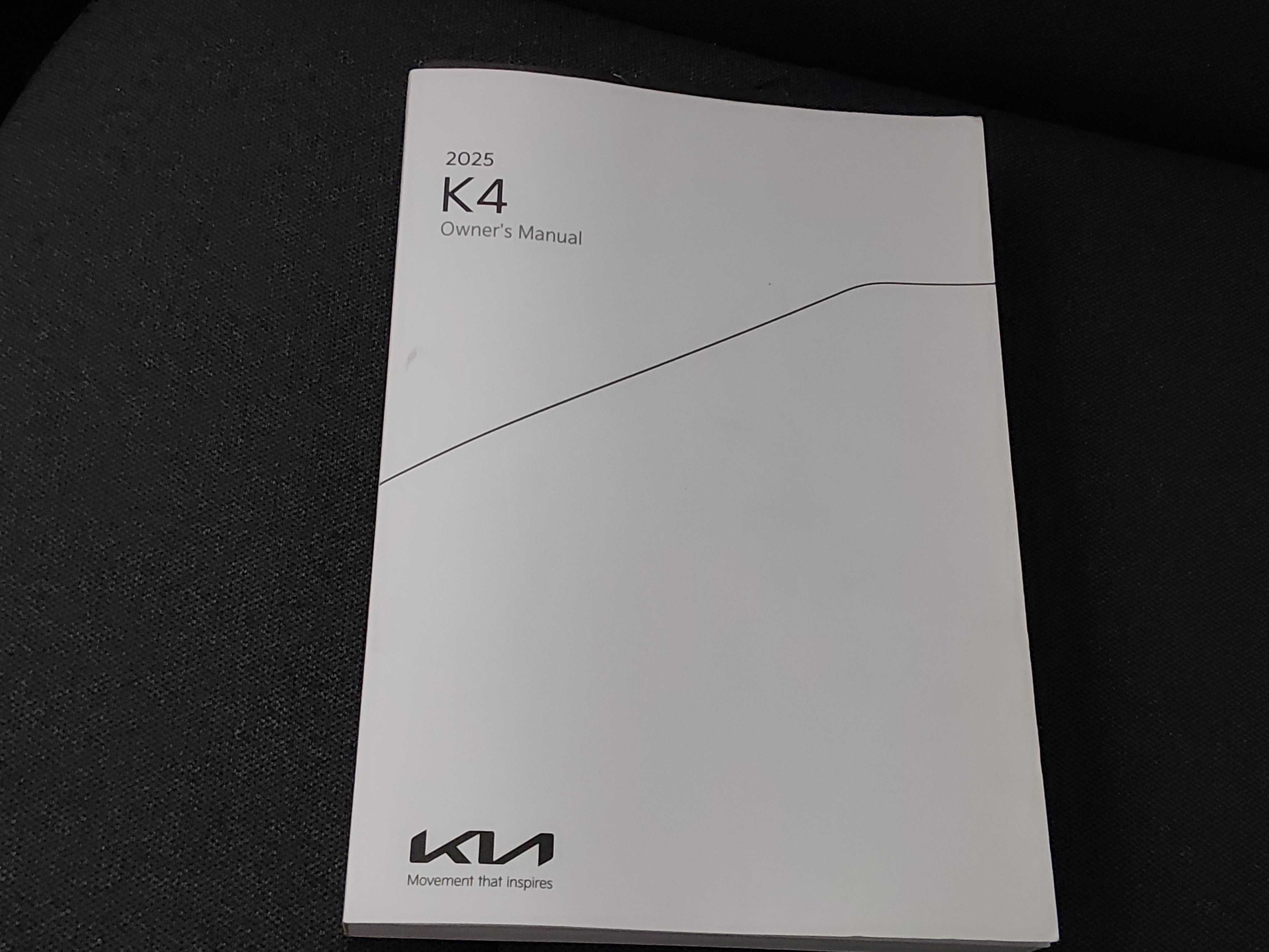 2025 Kia K4 LXS - Photo 18