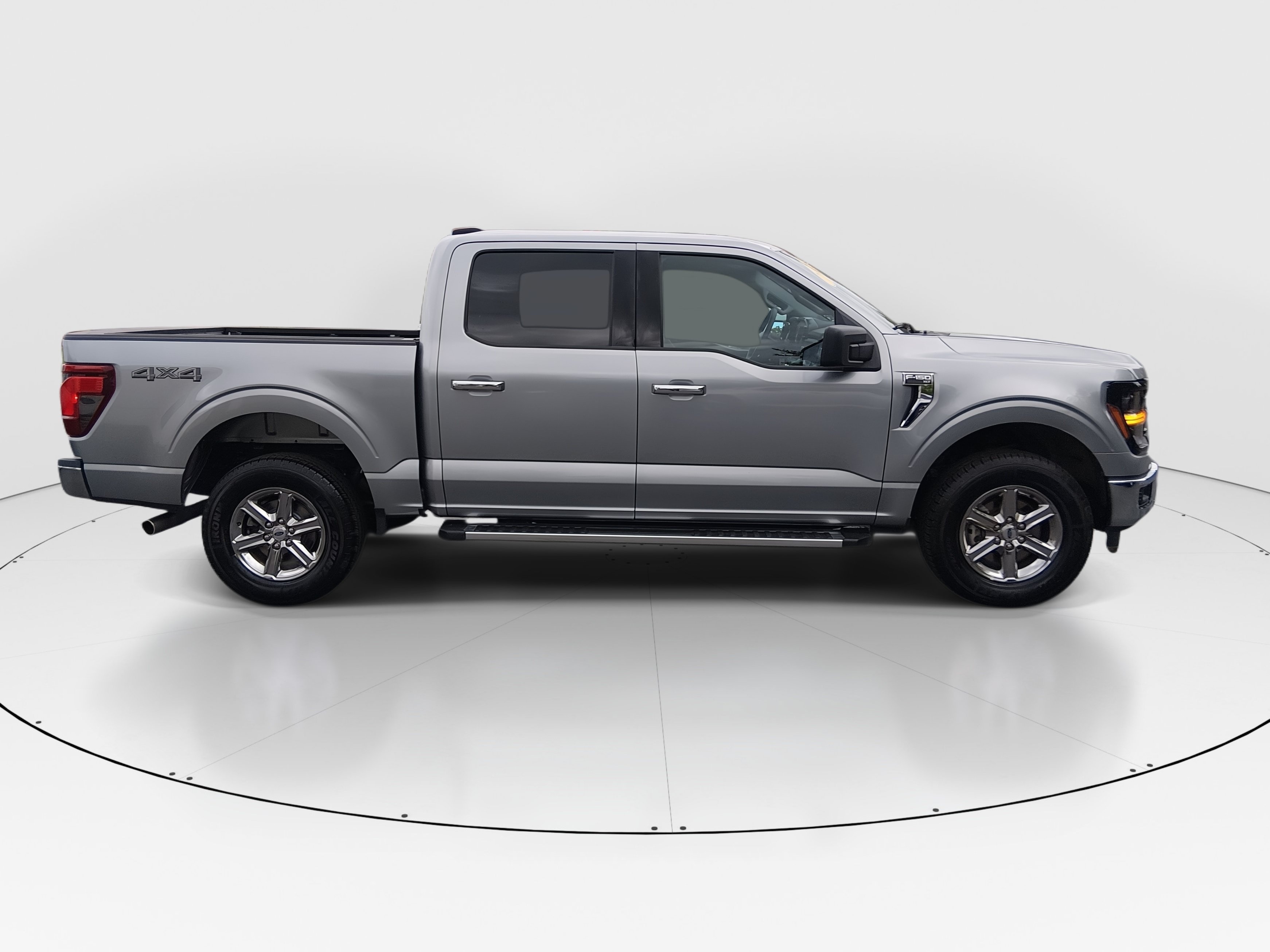 2025 Ford F-150 XLT - Photo 8