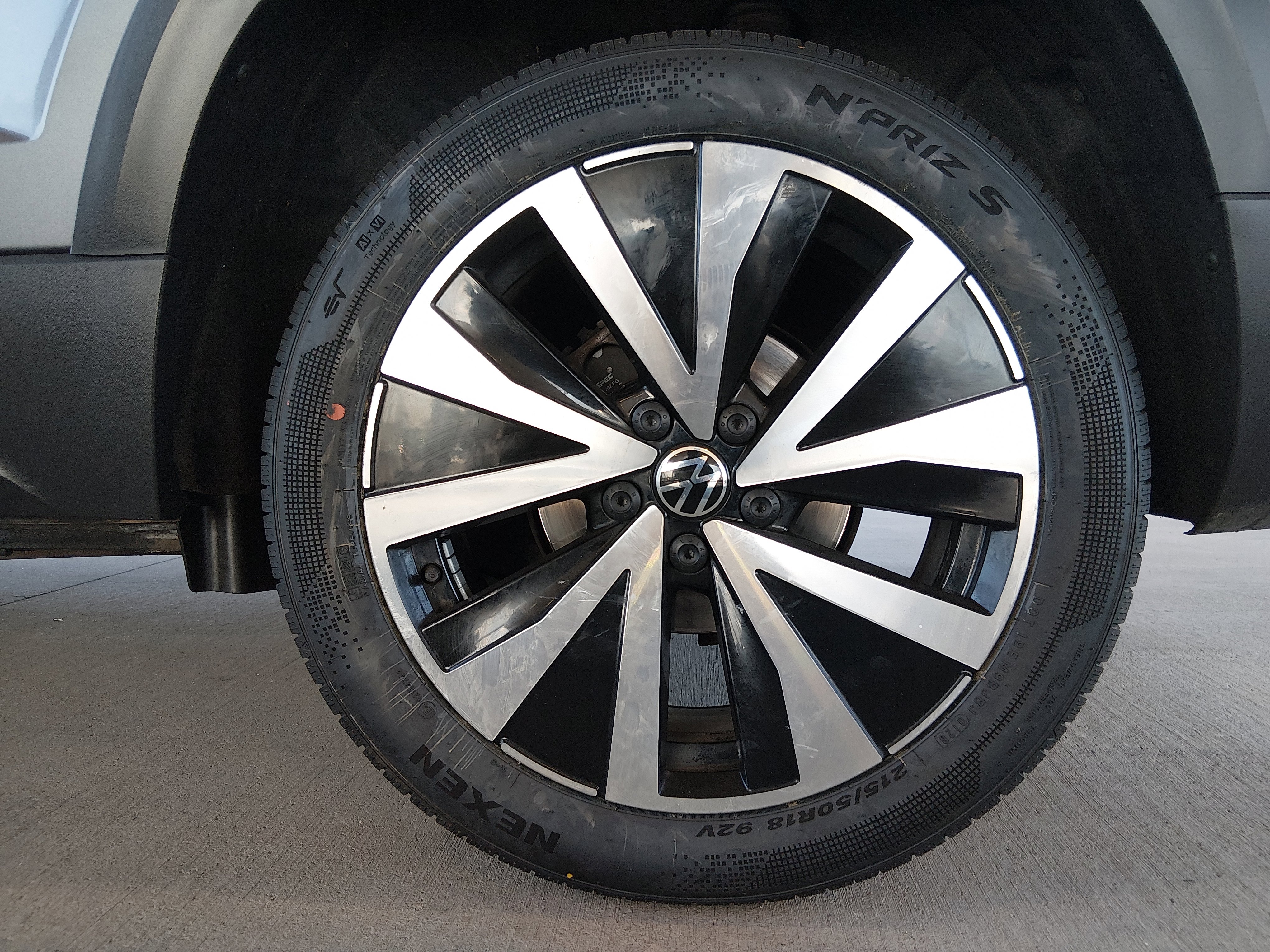 2024 Volkswagen Taos SE - Photo 10