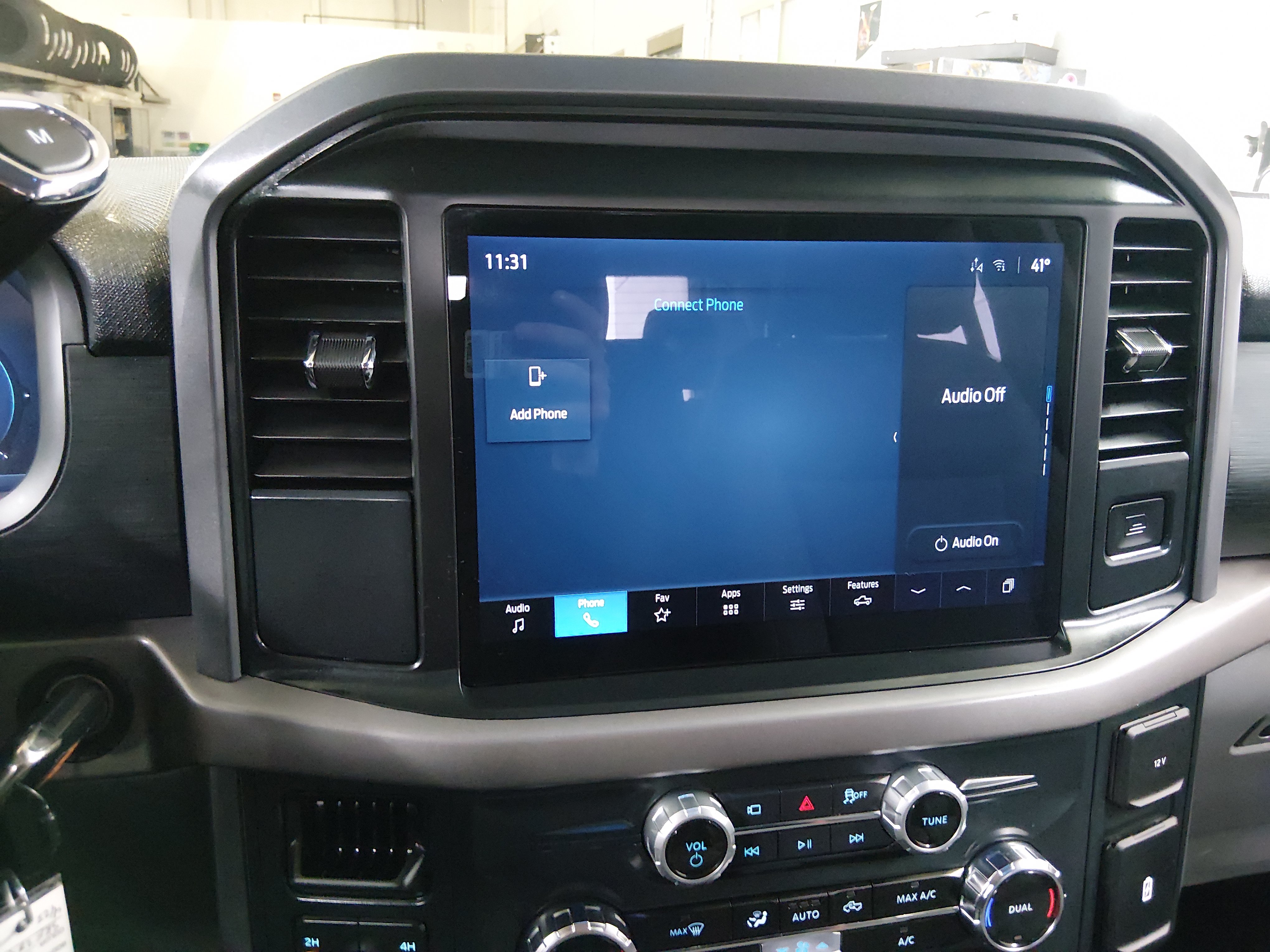 2025 Ford F-150 XLT - Photo 18