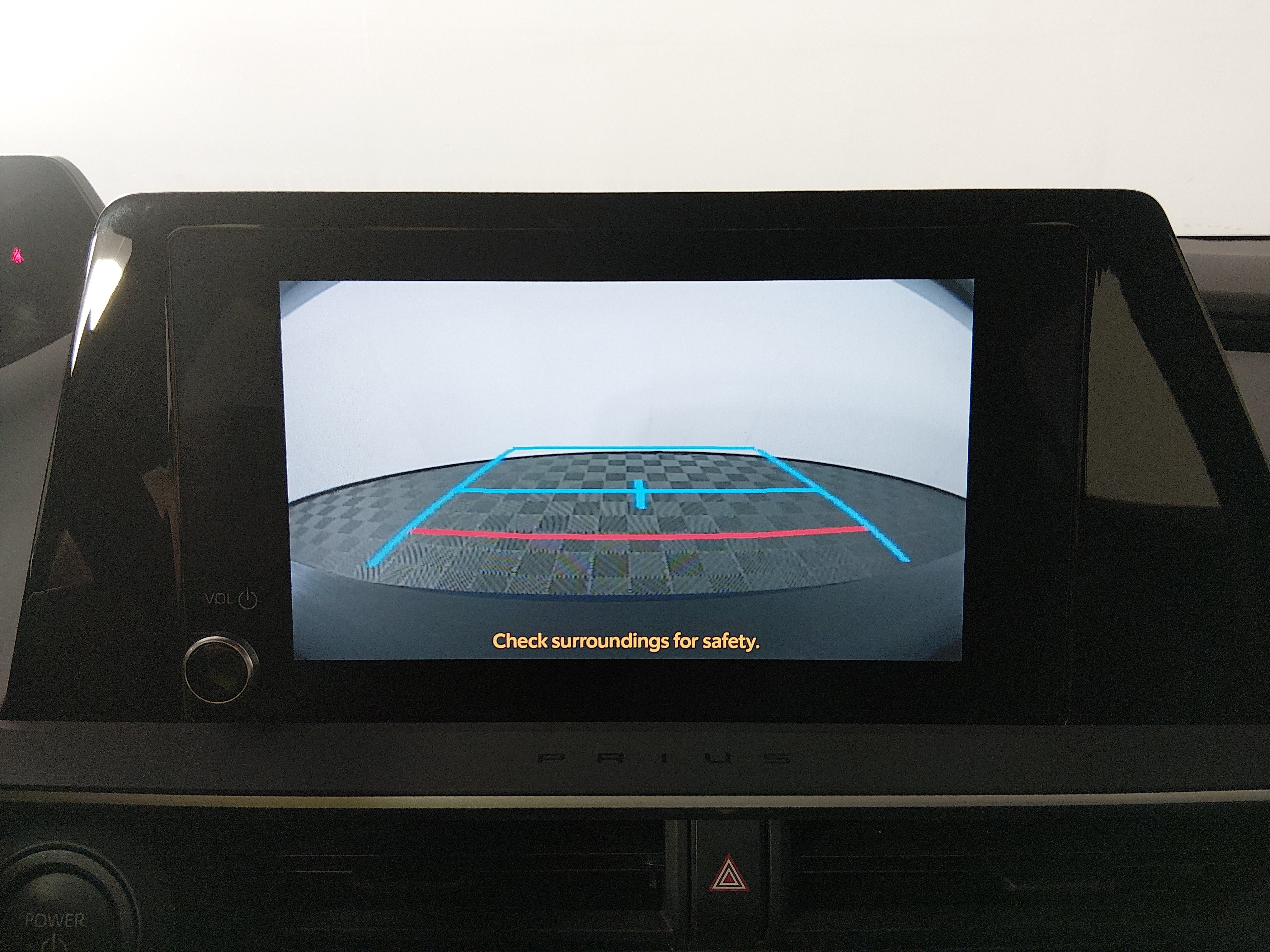 2025 Toyota Prius LE - Photo 16