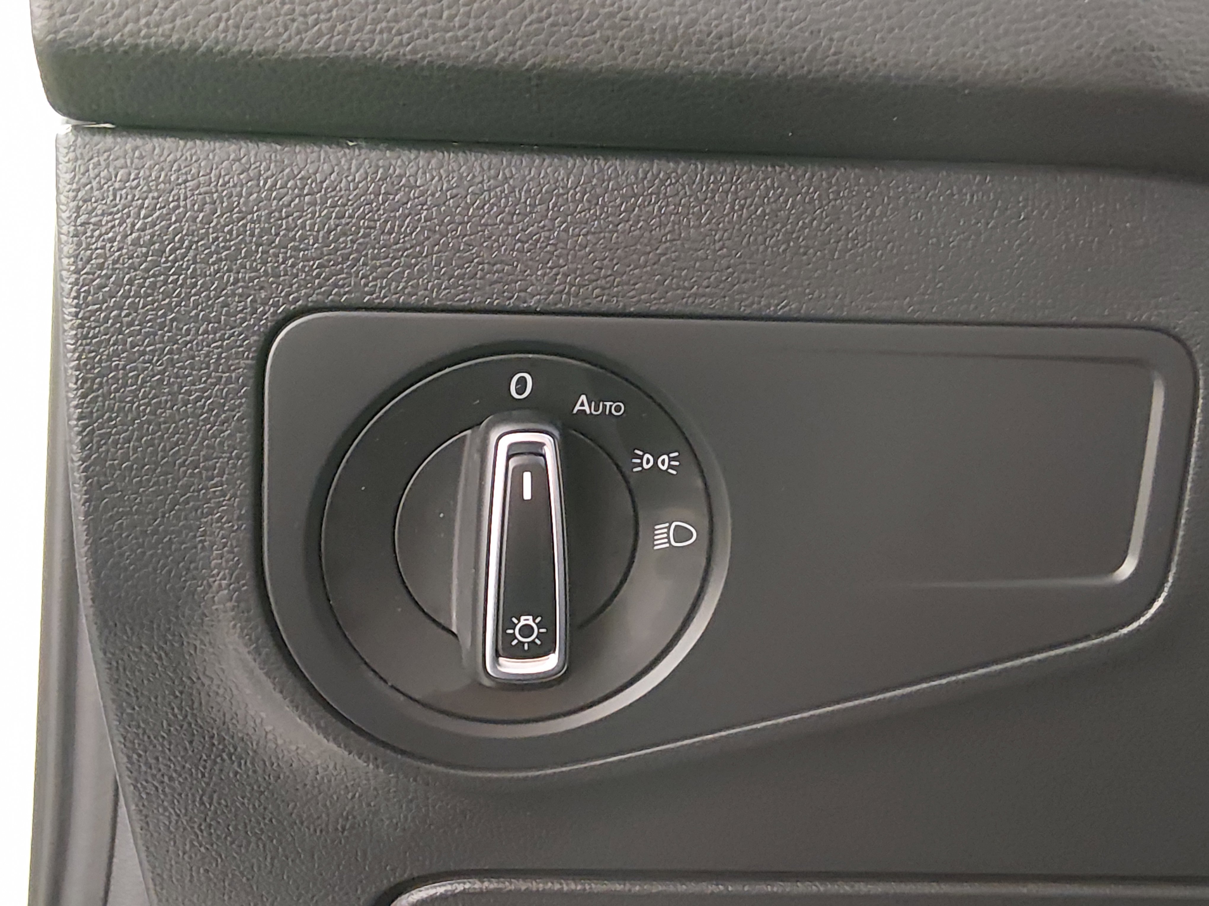 2024 Volkswagen Tiguan SE - Photo 13