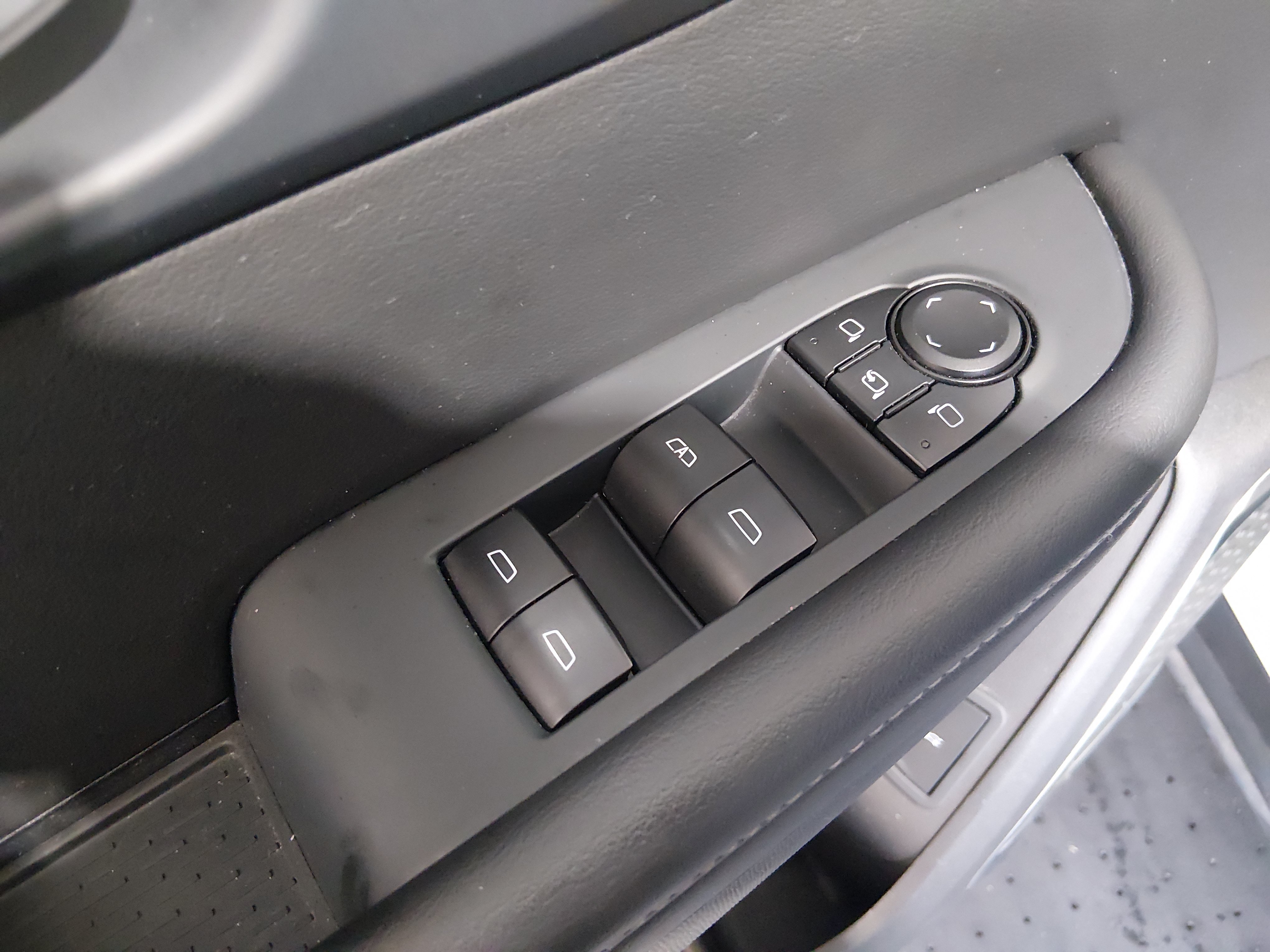 2025 Buick Enclave Preferred - Photo 25