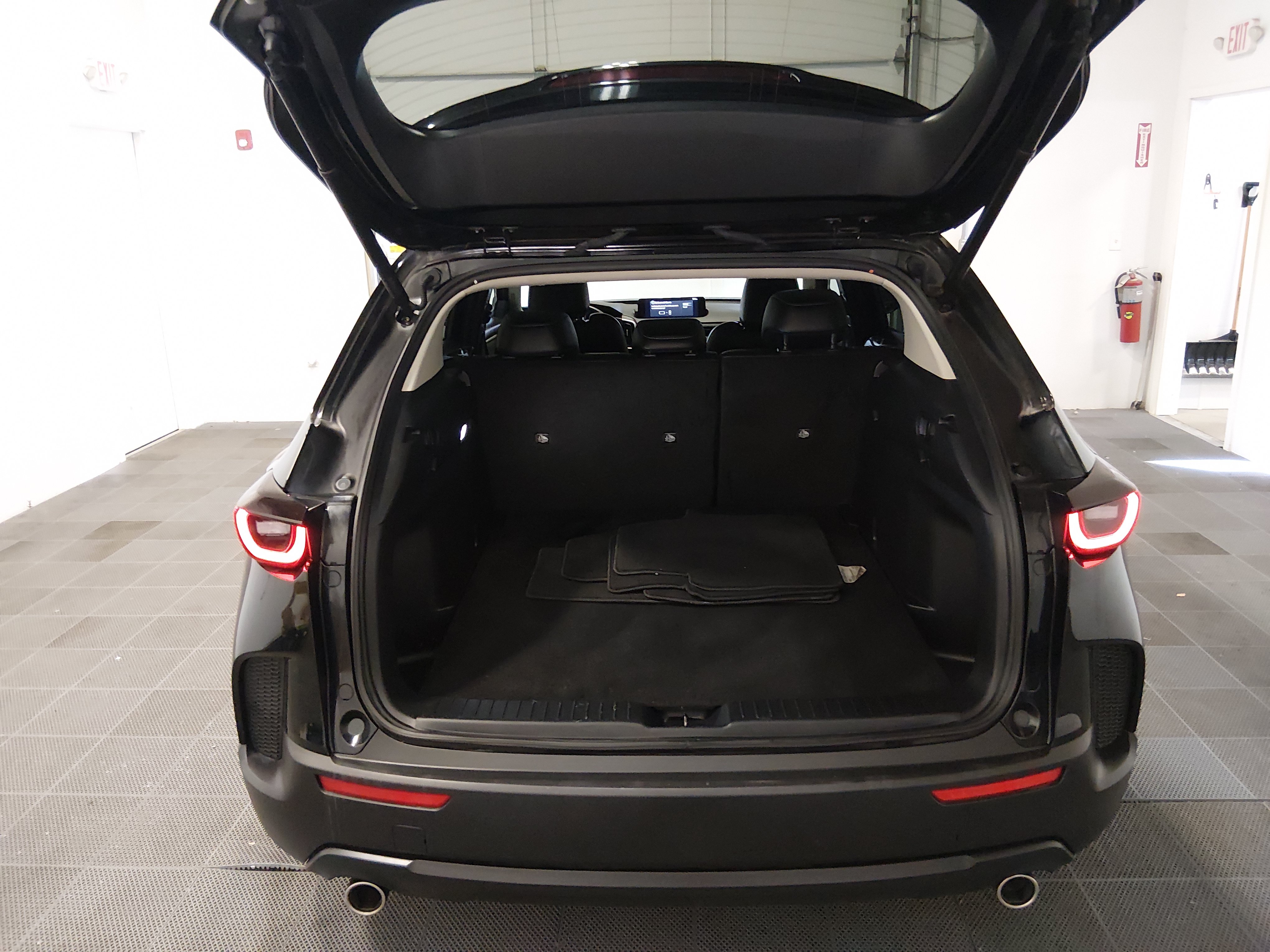 2025 Mazda CX-50 Preferred - Photo 11