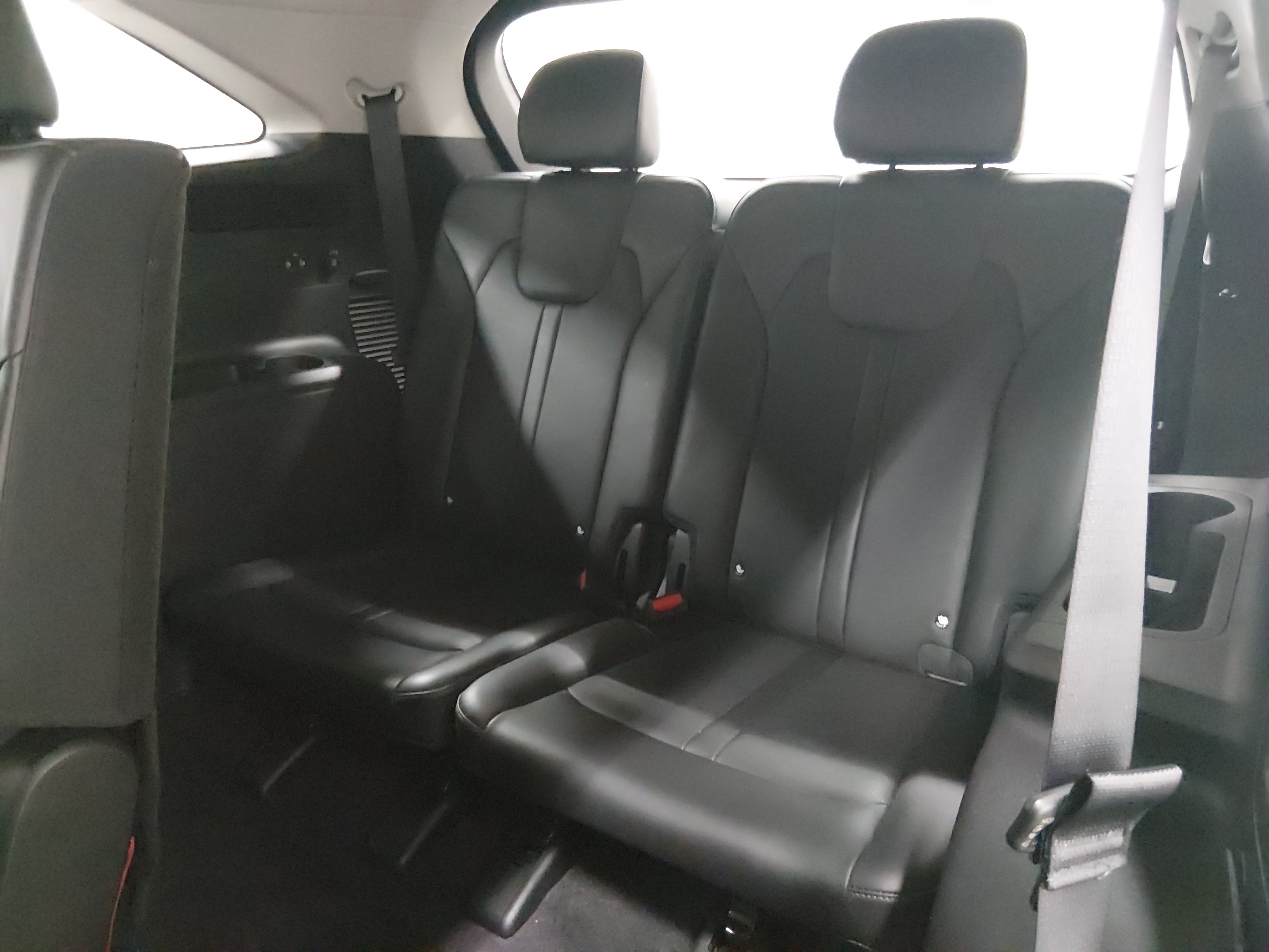 2024 Kia Sorento S - Photo 18