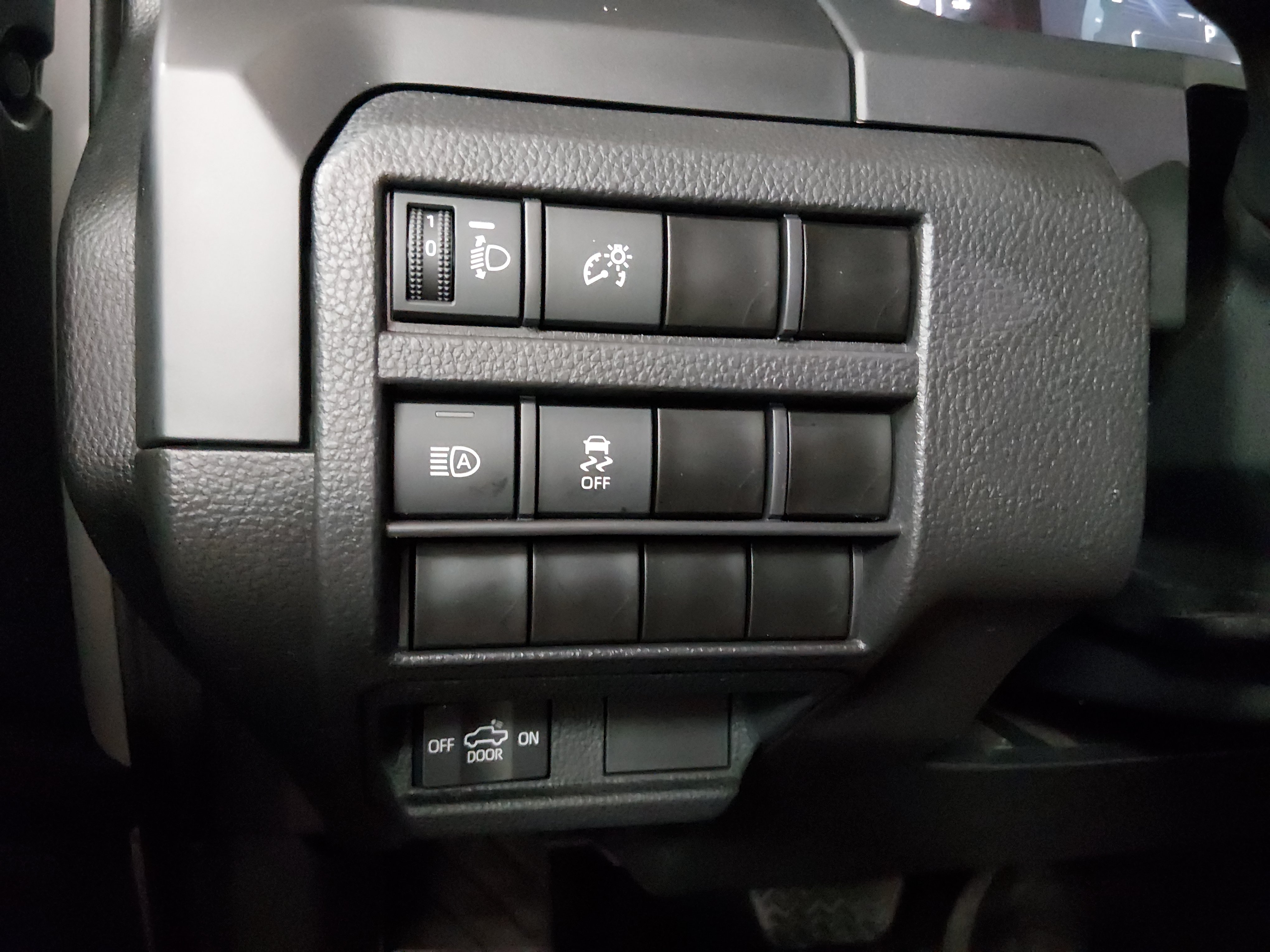 2024 Toyota Tacoma SR - Photo 13