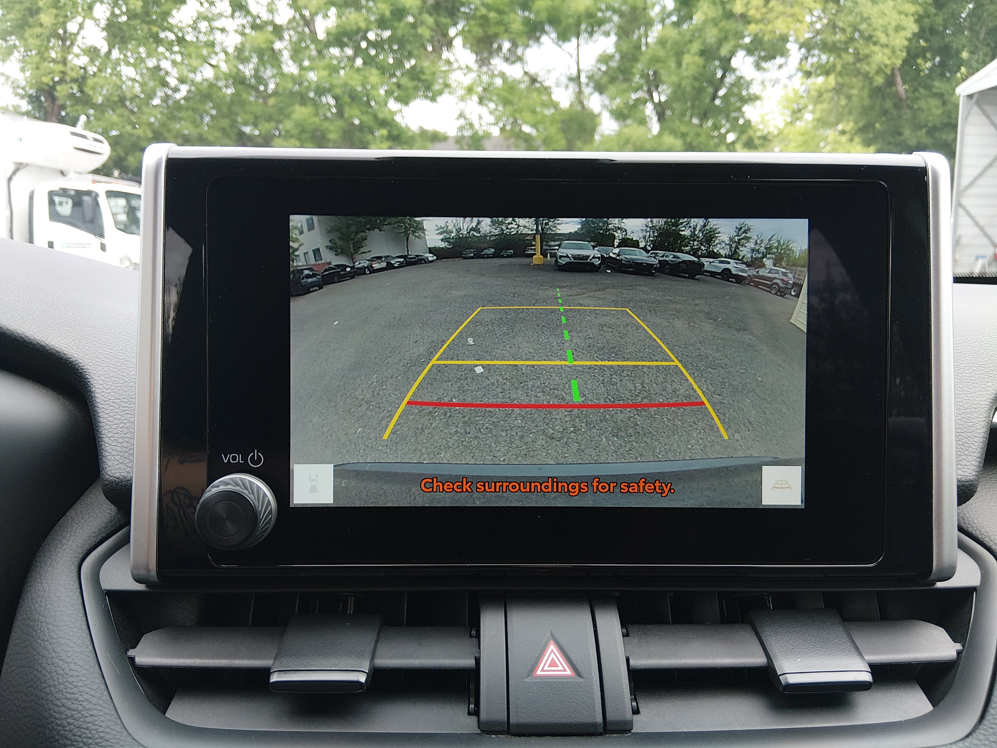 2025 Toyota RAV4 XLE - Photo 16
