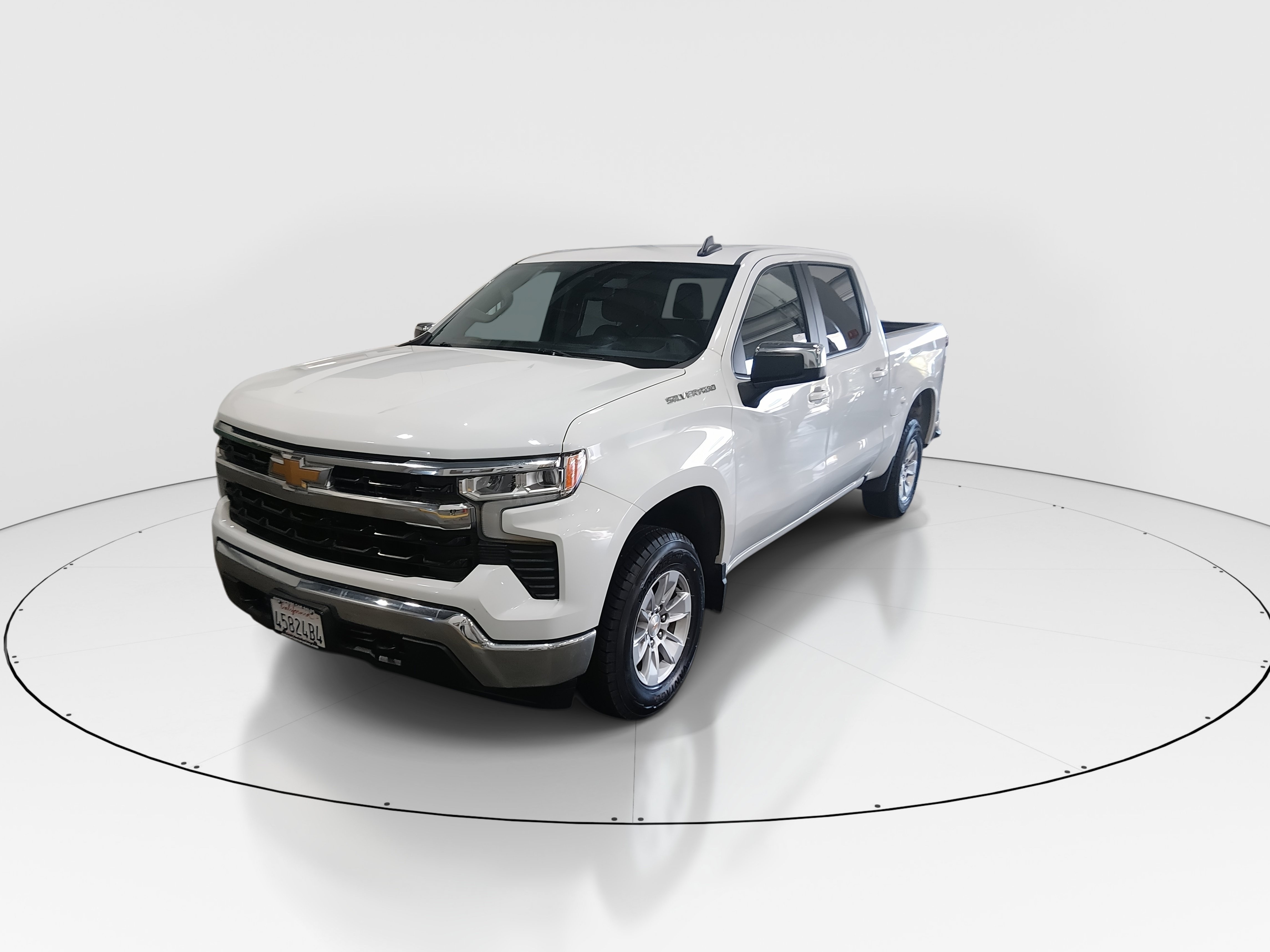 2025 Chevrolet Silverado 1500 LT - Photo 3
