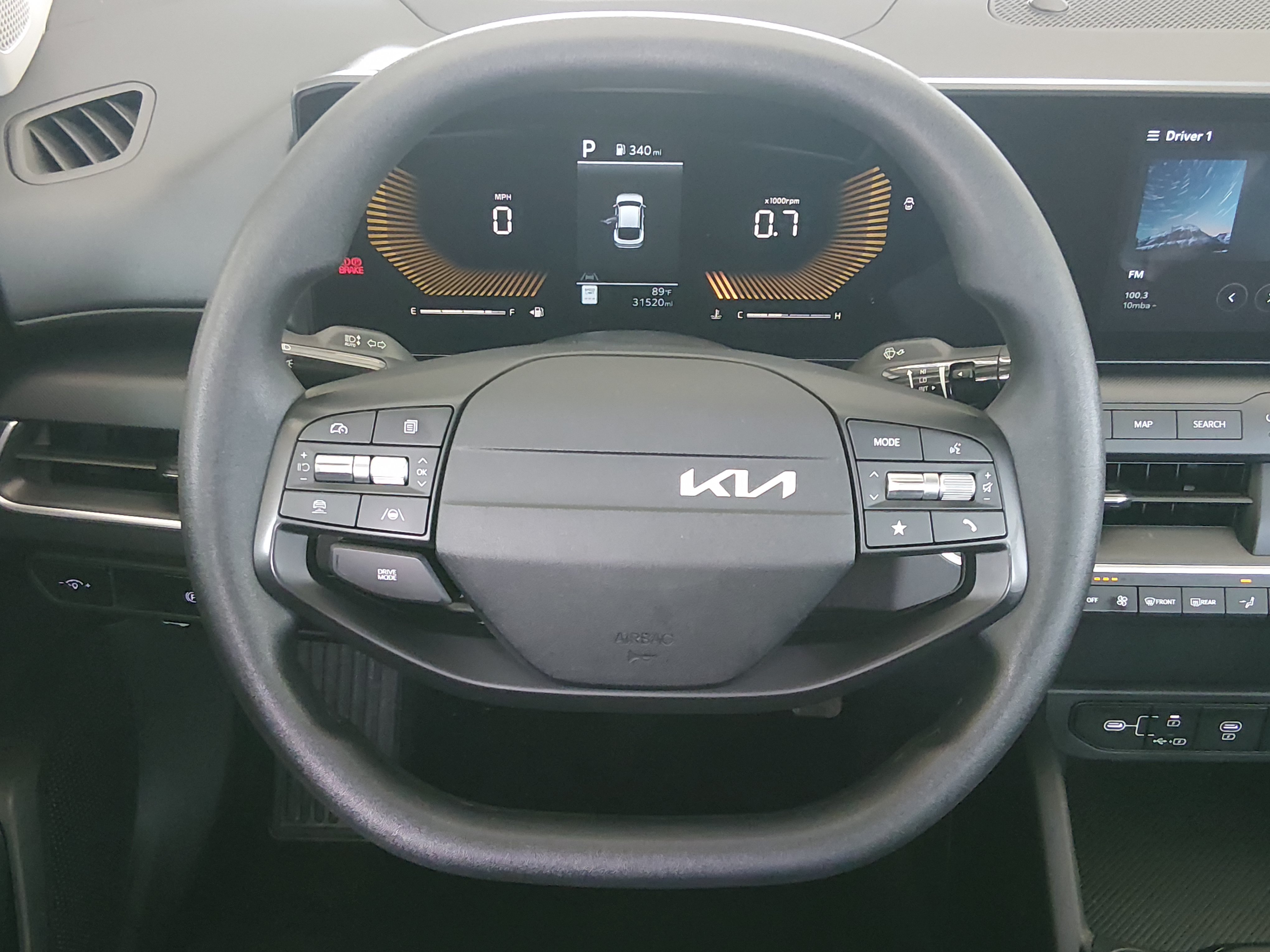 2025 Kia K4 LXS - Photo 12