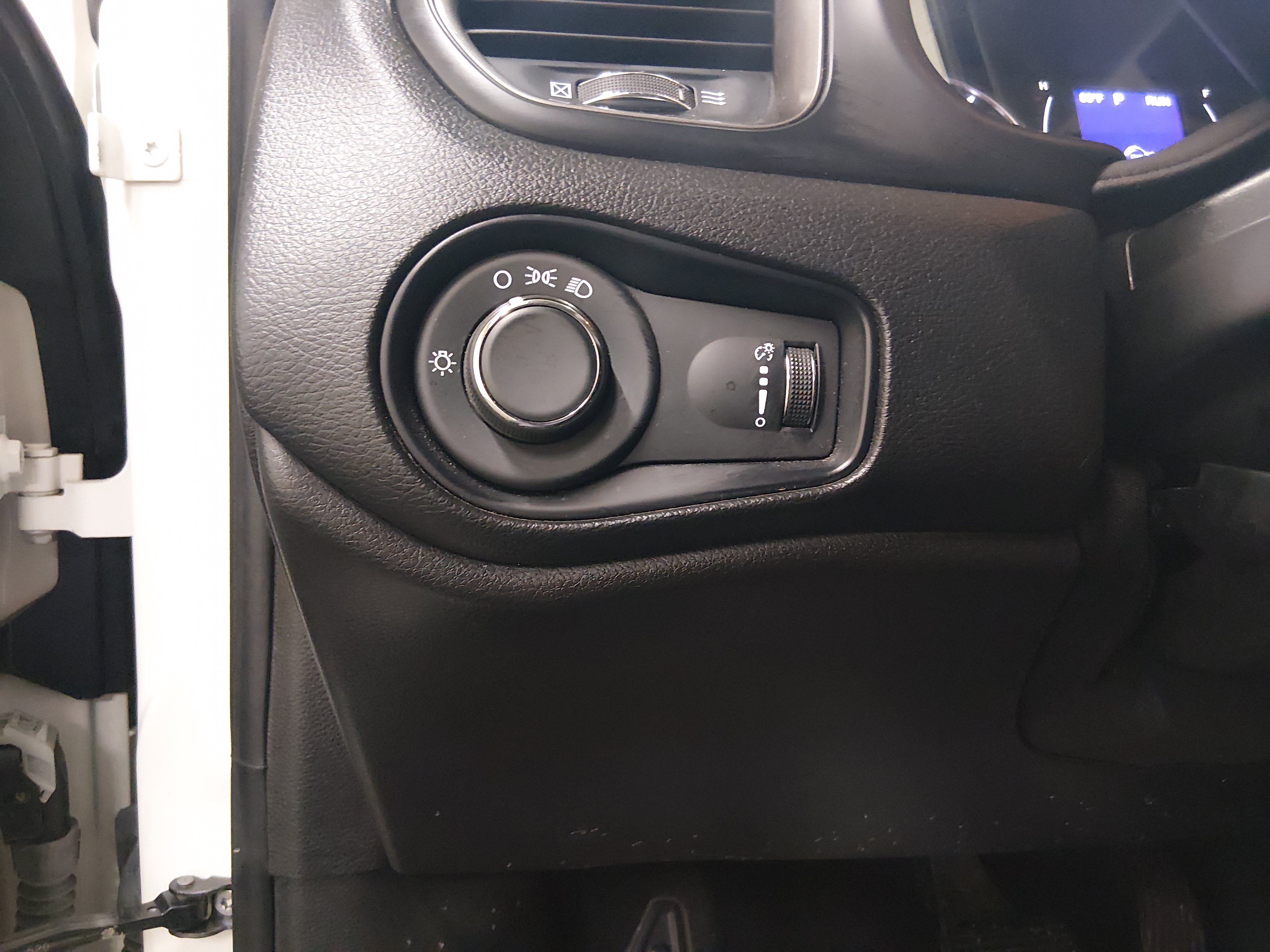 2023 Jeep Renegade Latitude - Photo 13