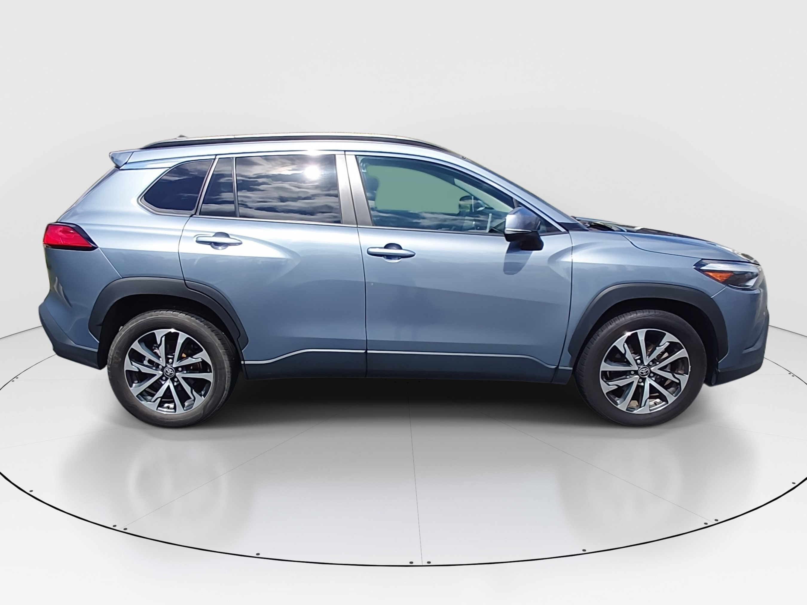 2024 Toyota Corolla Cross XLE - Photo 8