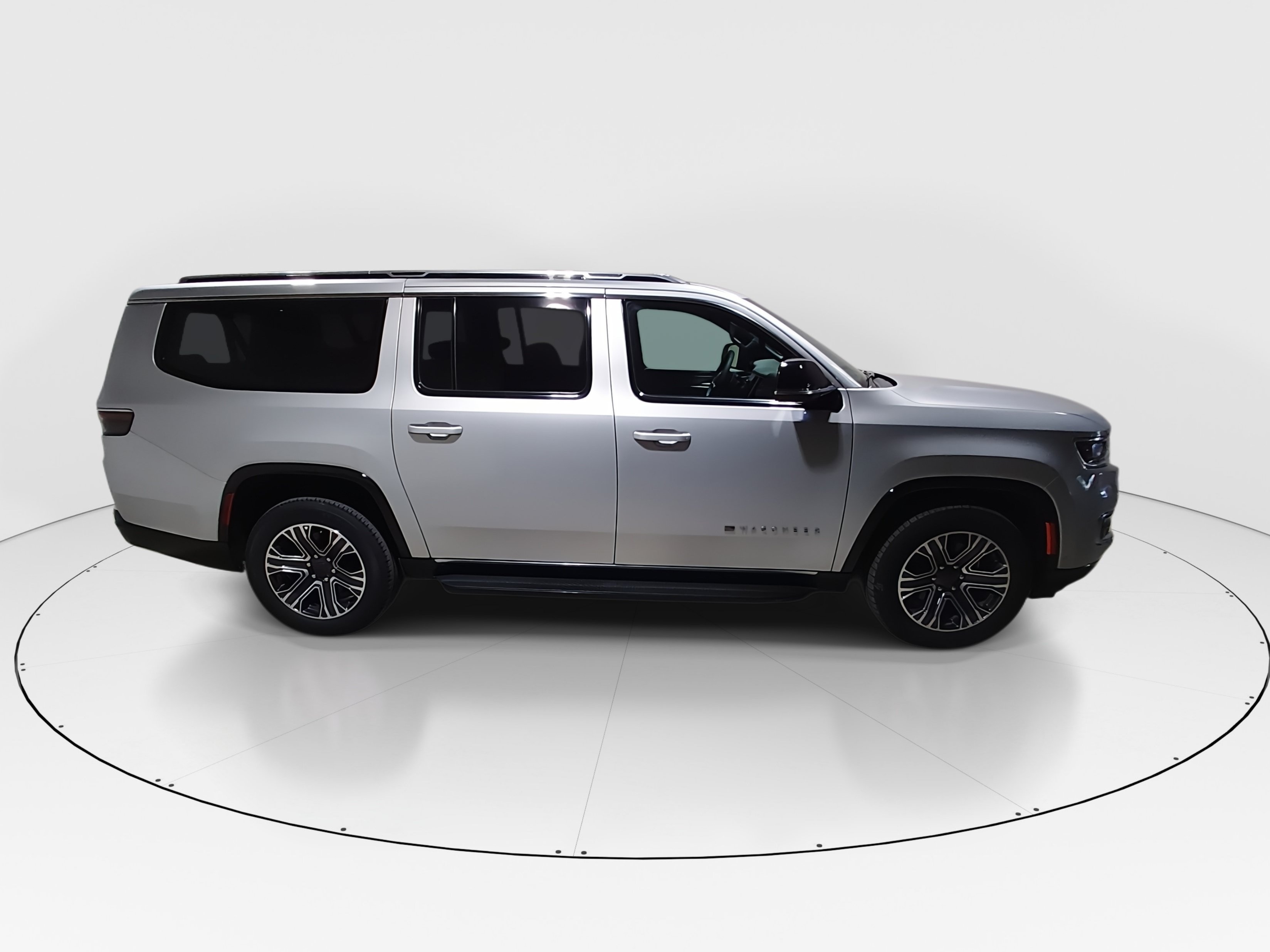 2024 Jeep Wagoneer L Series II - Photo 8