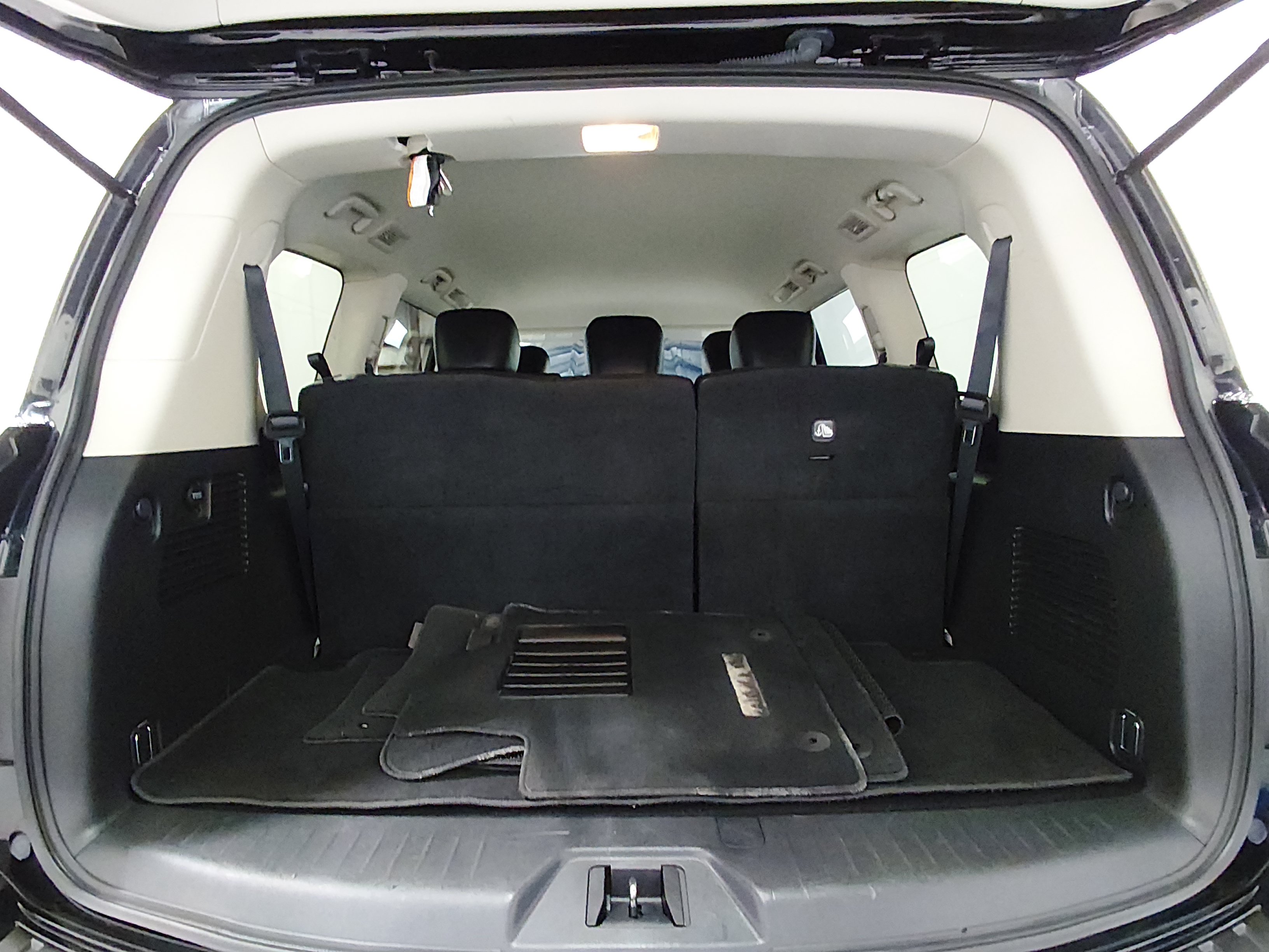 2024 Nissan Armada SV - Photo 11