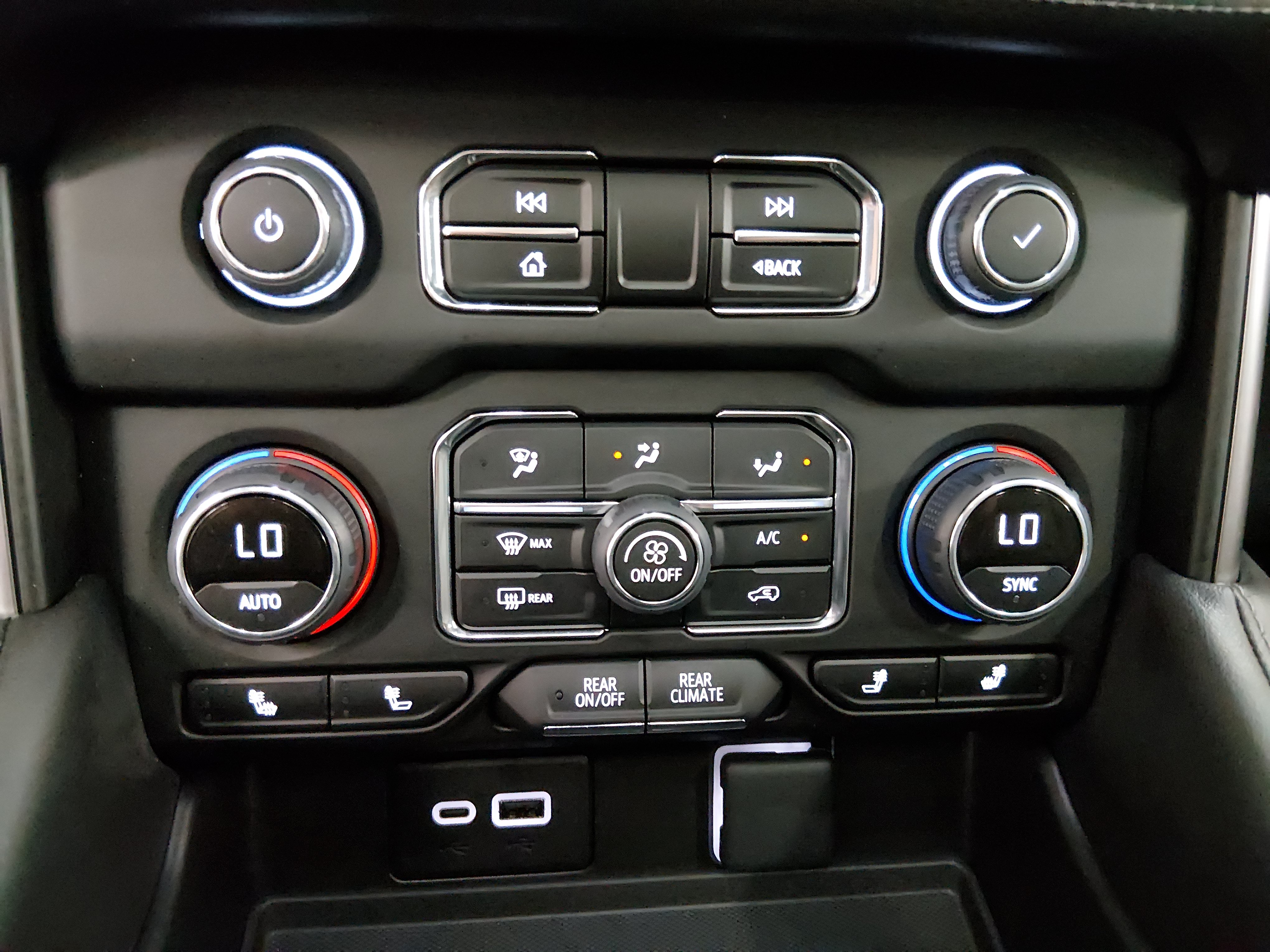 2024 Chevrolet Tahoe Z71 - Photo 19