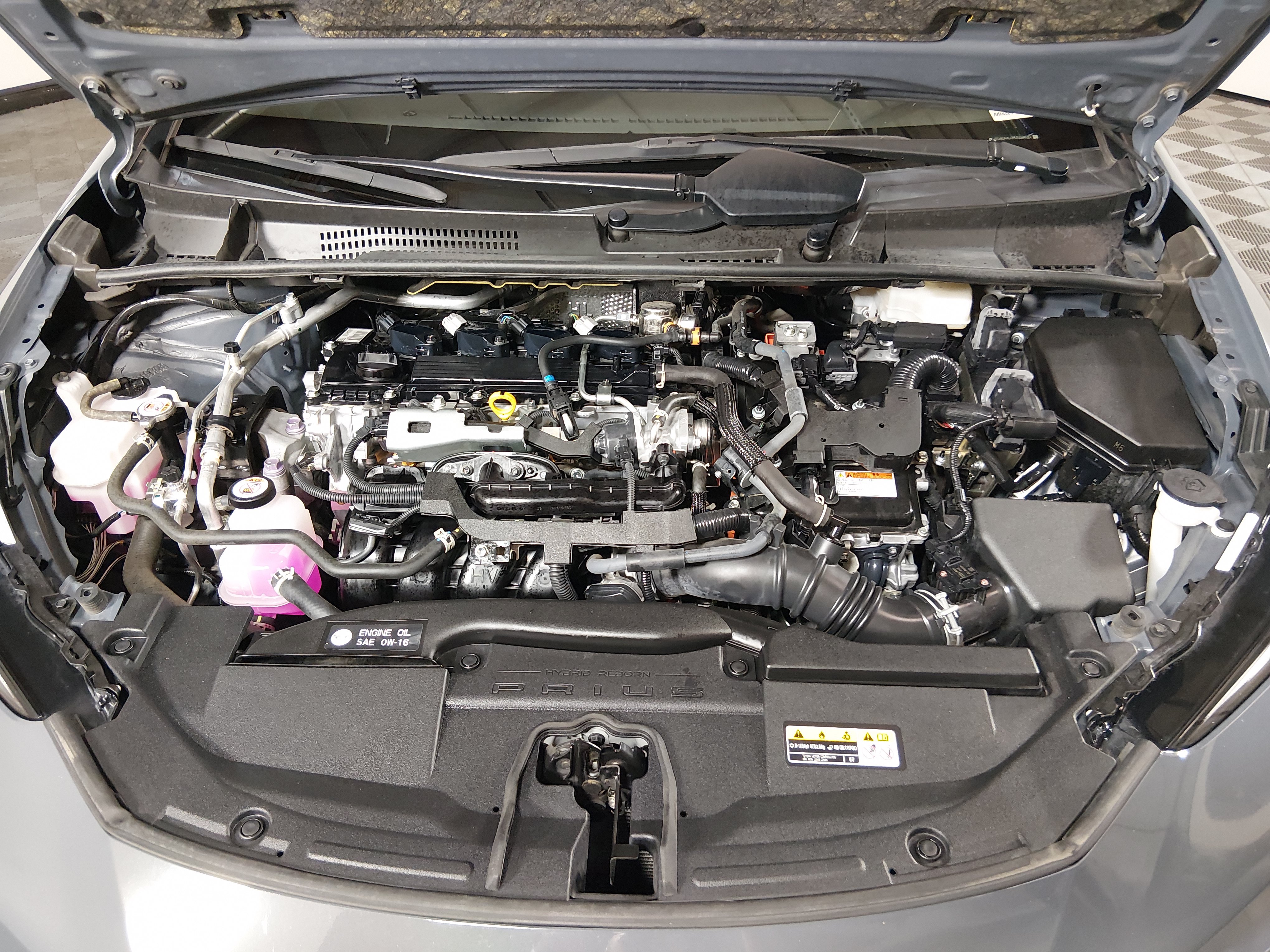 2024 Toyota Prius LE - Photo 9