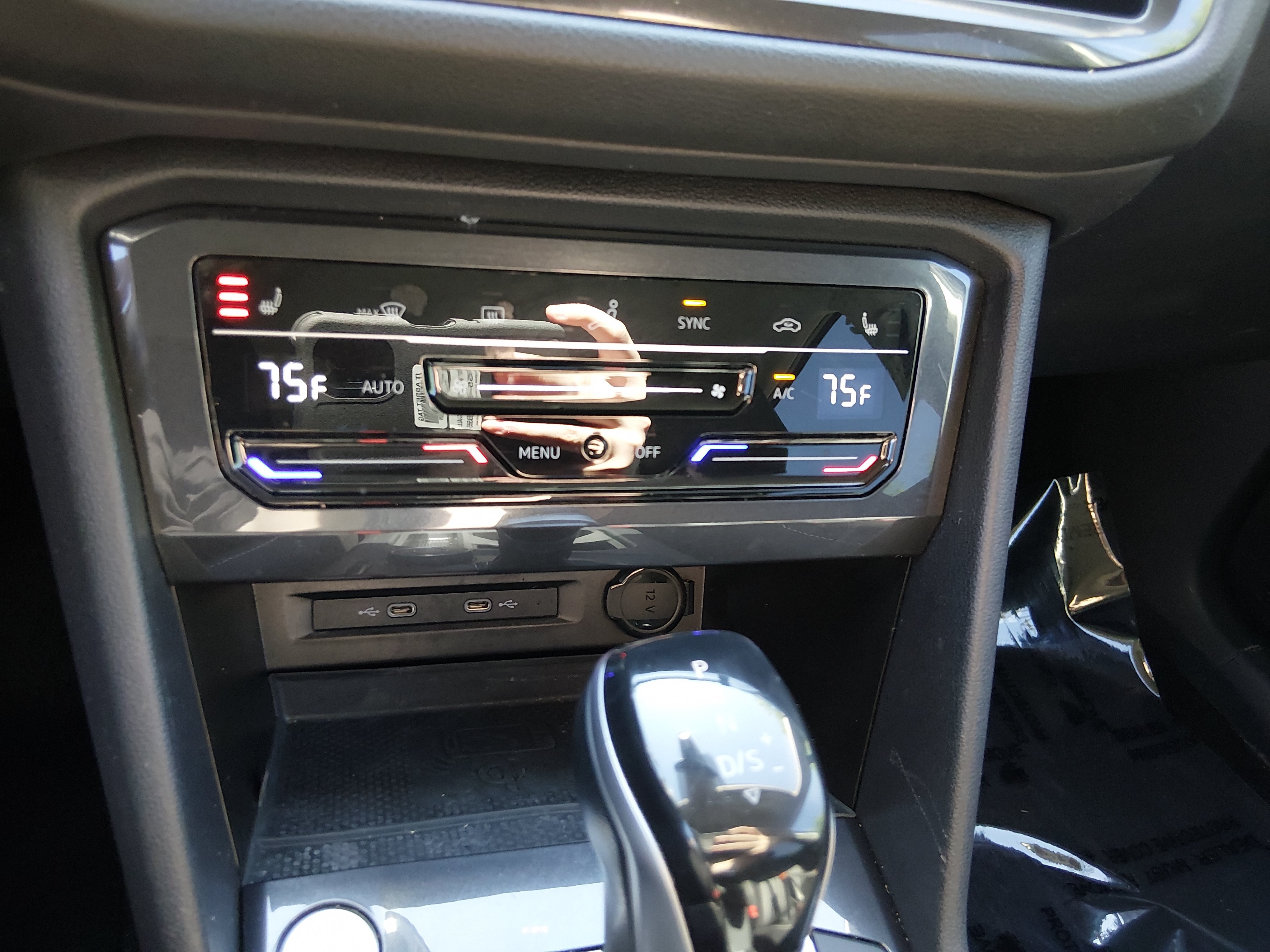 2023 Volkswagen Tiguan SE - Photo 13